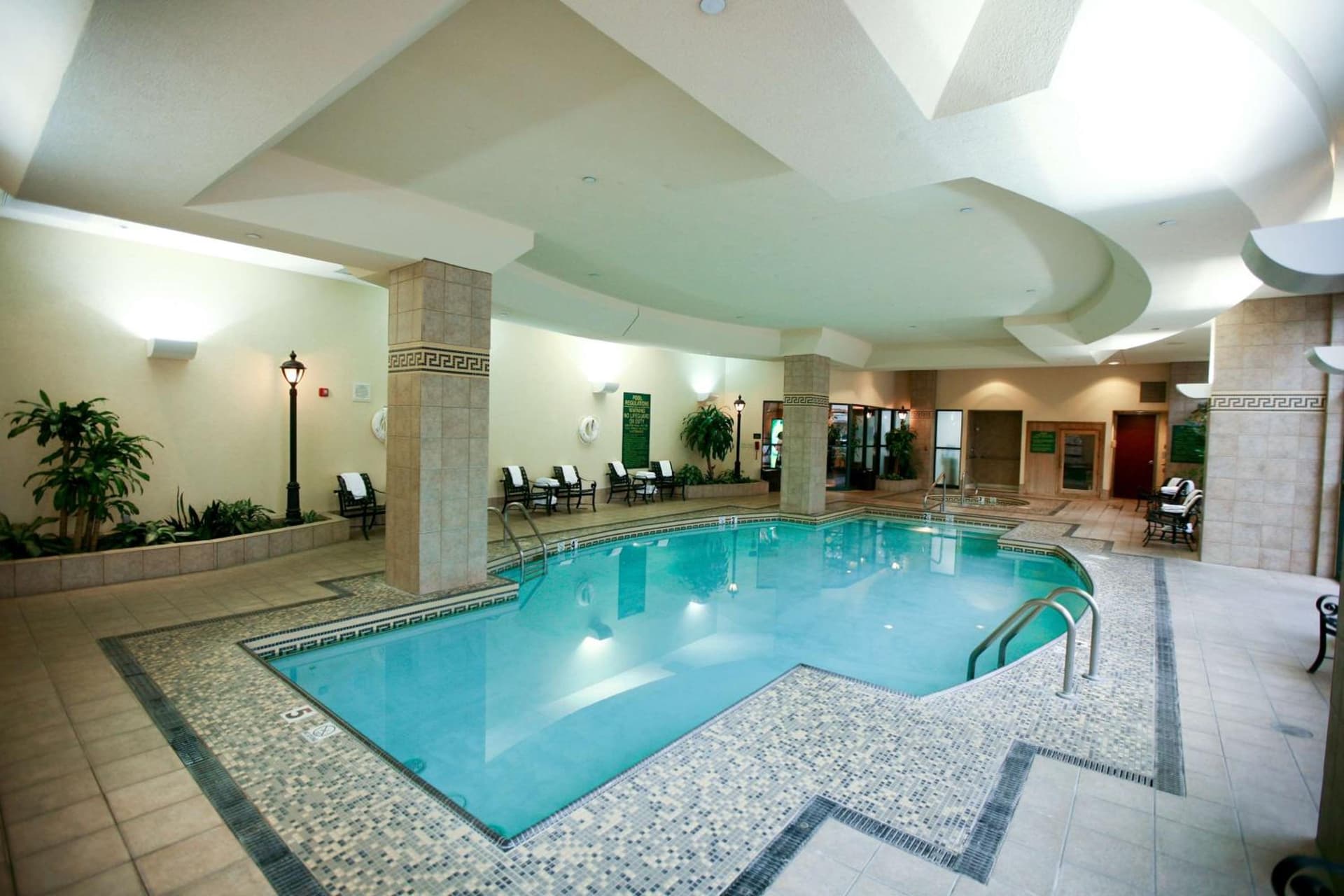 Embassy Suites Lincoln gallery photo in Lincoln, NE — image 13