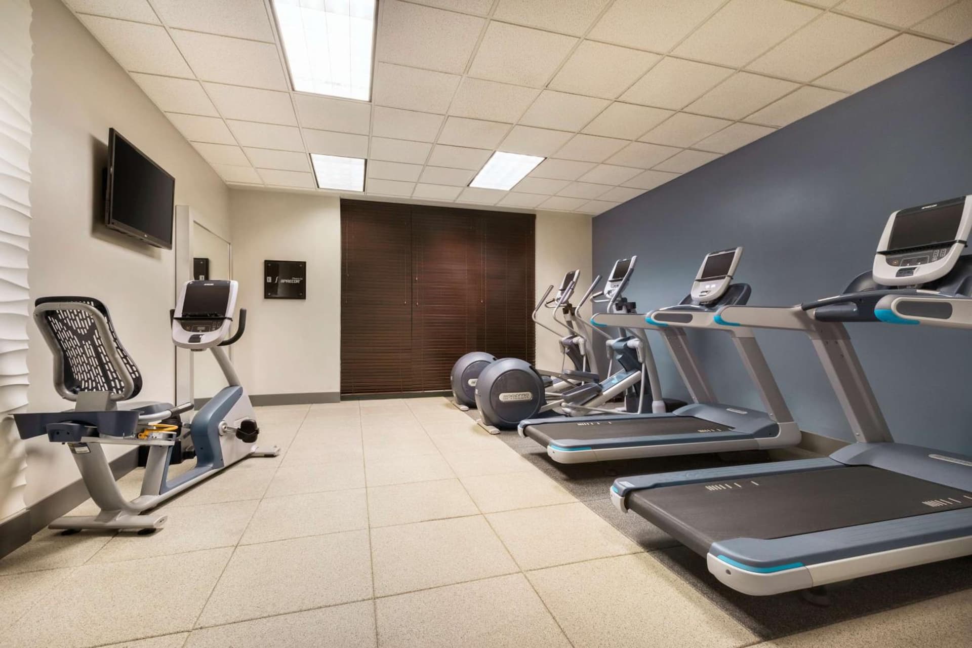 Embassy Suites Lincoln gallery photo in Lincoln, NE — image 30