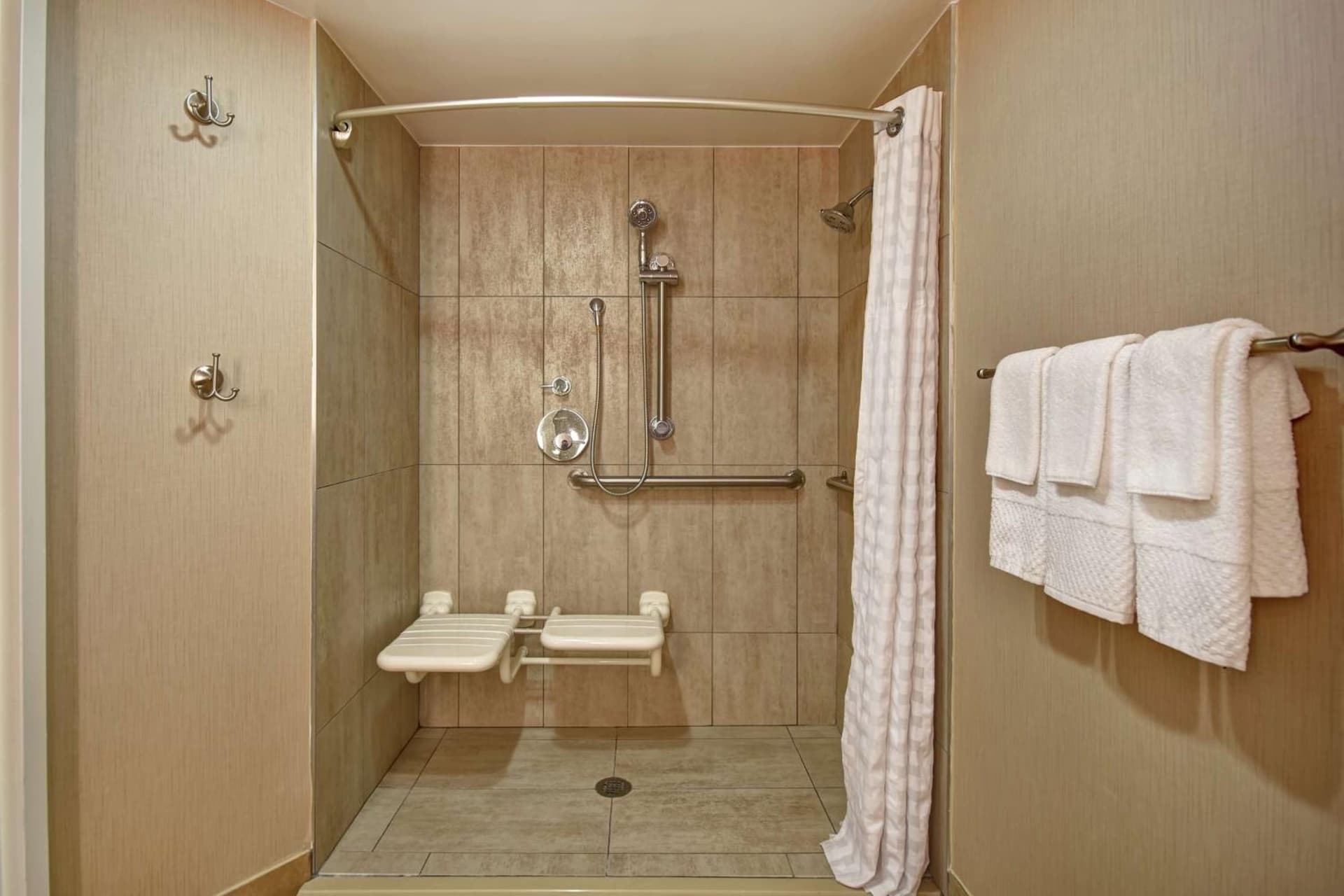 Embassy Suites Montgomery - Hotel & Conference Center gallery photo in Montgomery, AL — image 20
