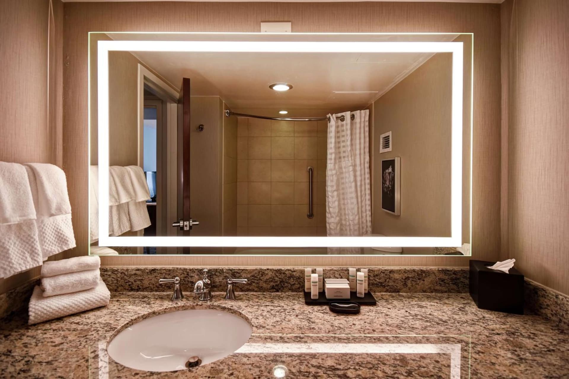 Embassy Suites Montgomery - Hotel & Conference Center gallery photo in Montgomery, AL — image 57