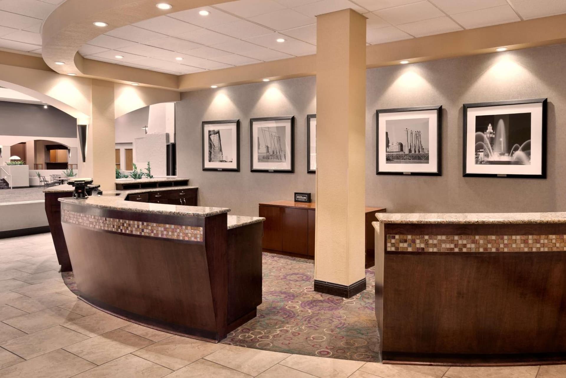 Embassy Suites by Hilton Kansas City International Airport gallery photo in Kansas City, KS — image 4