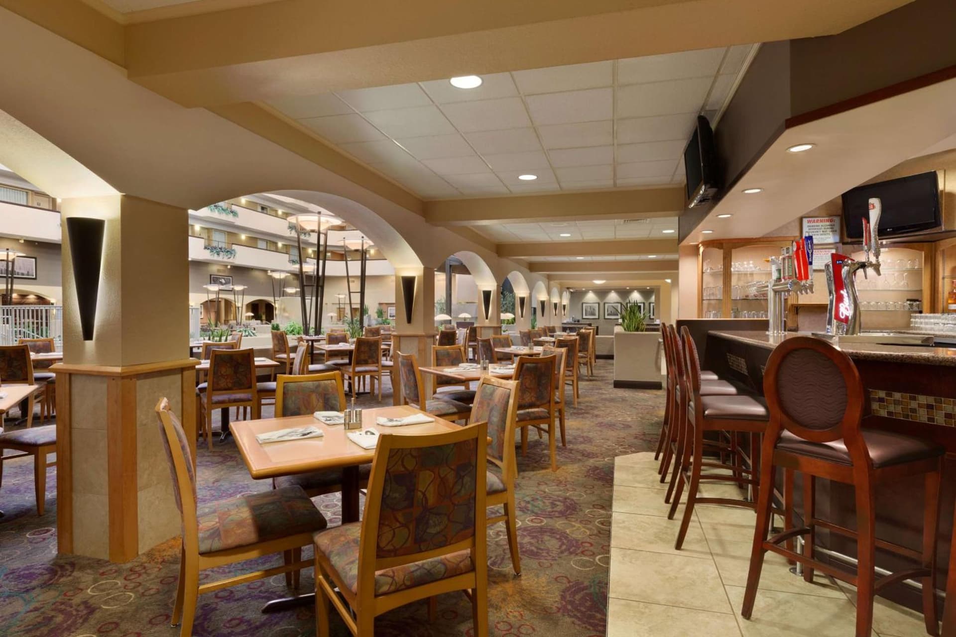 Embassy Suites by Hilton Kansas City International Airport gallery photo in Kansas City, KS — image 17