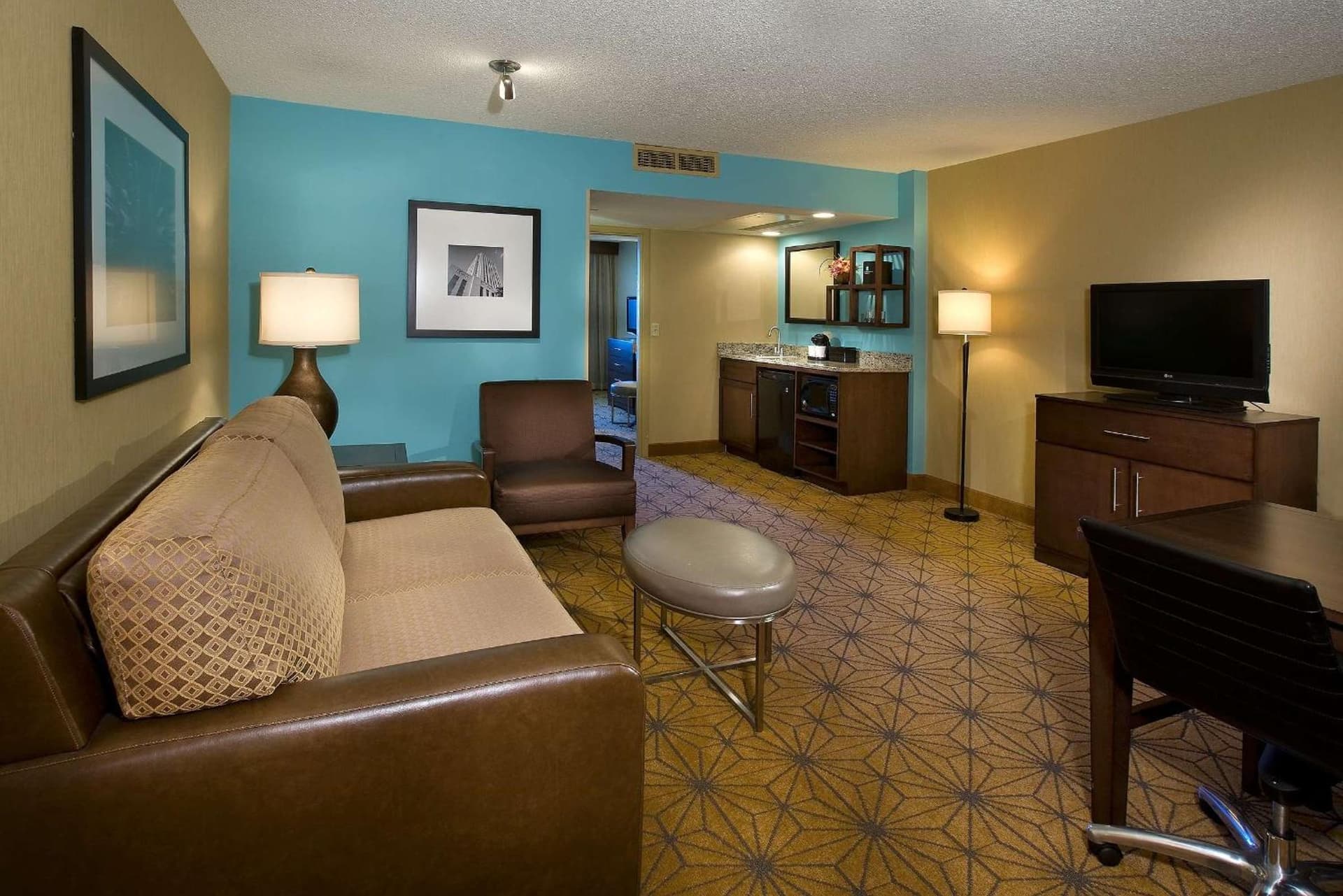 Embassy Suites by Hilton Kansas City International Airport gallery photo in Kansas City, KS — image 39