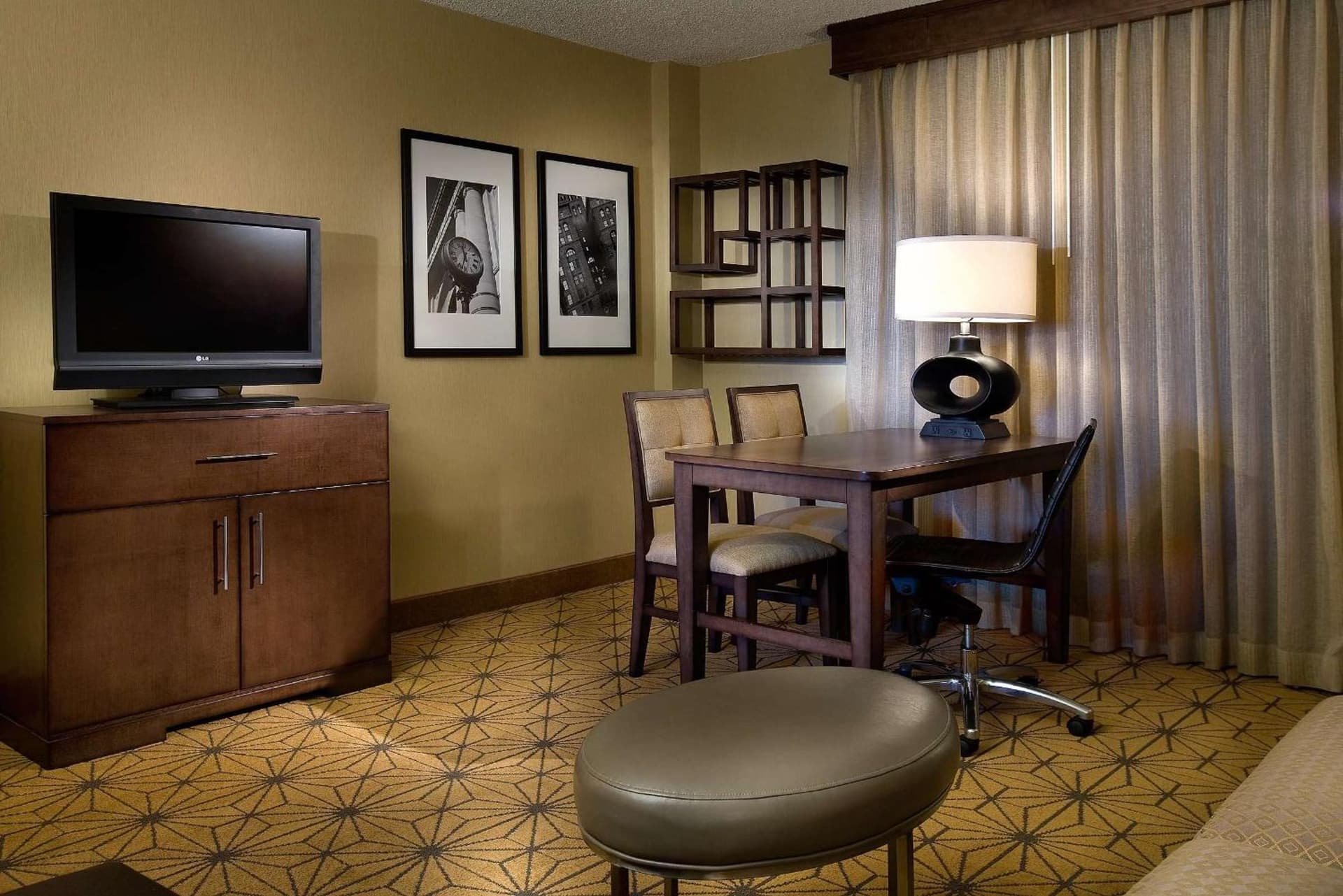 Embassy Suites by Hilton Kansas City International Airport gallery photo in Kansas City, KS — image 26