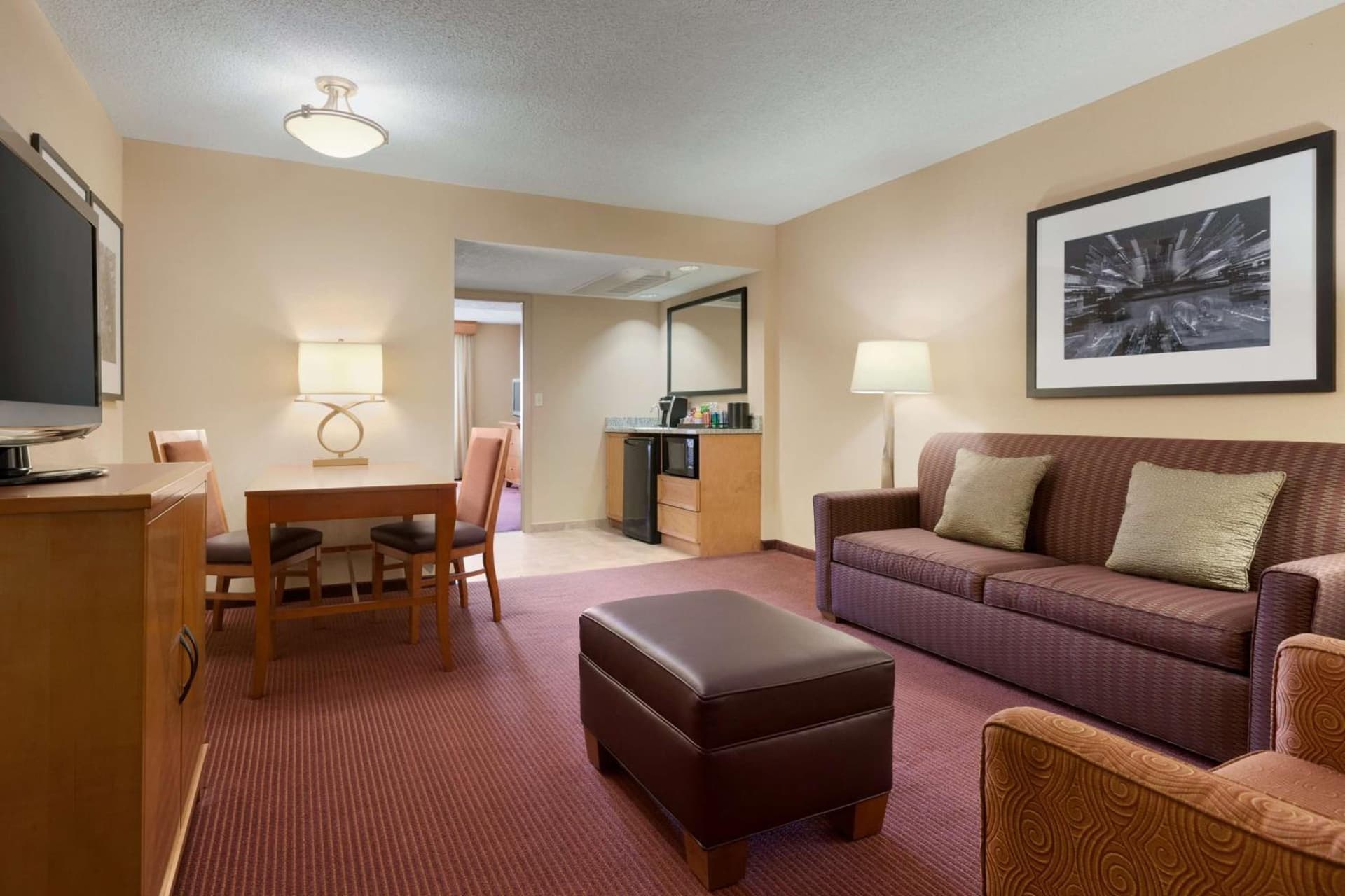 Embassy Suites by Hilton Kansas City International Airport gallery photo in Kansas City, KS — image 37