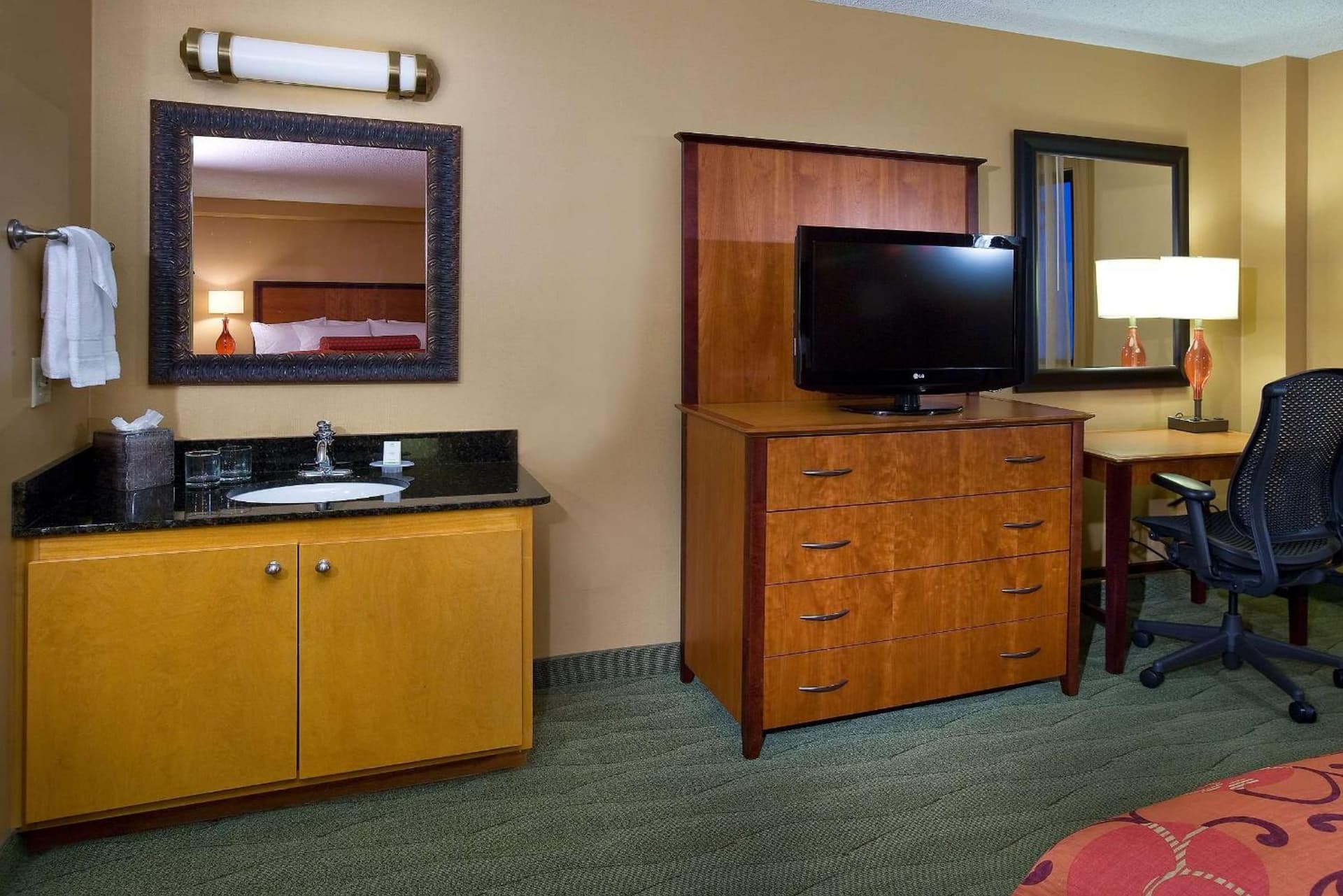 Embassy Suites by Hilton Kansas City International Airport gallery photo in Kansas City, KS — image 29