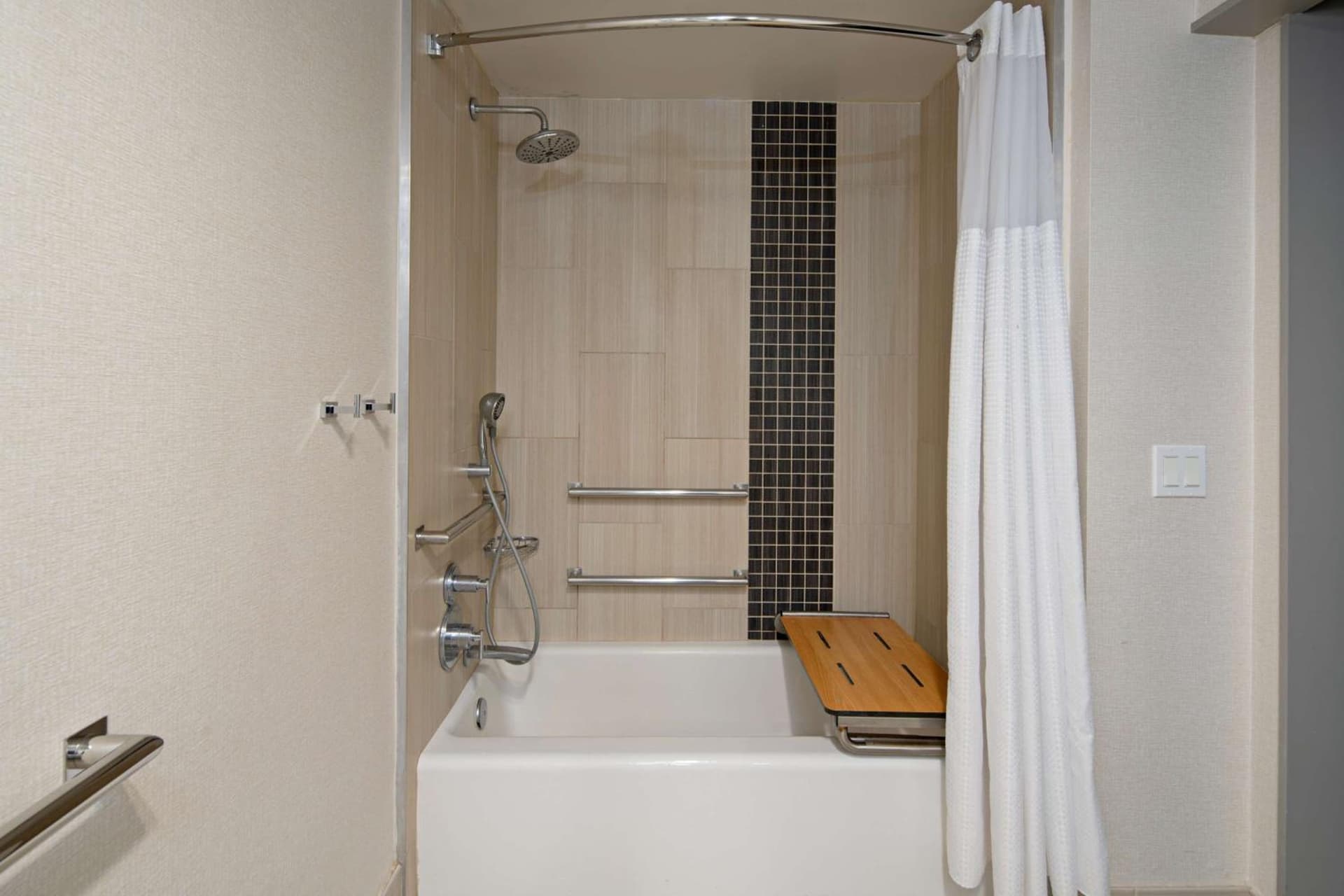 Embassy Suites by Hilton Monterey Bay Seaside gallery photo in Seaside, CA — image 34