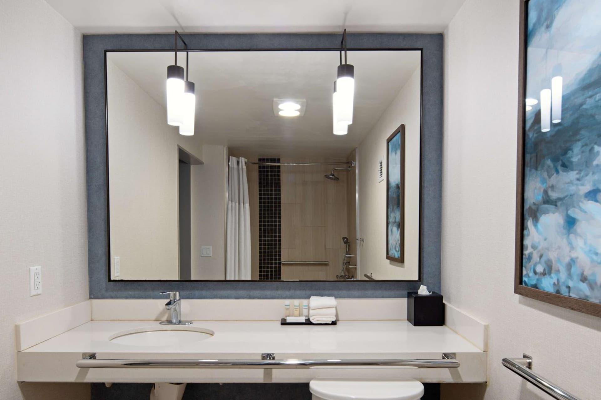 Embassy Suites by Hilton Monterey Bay Seaside gallery photo in Seaside, CA — image 12