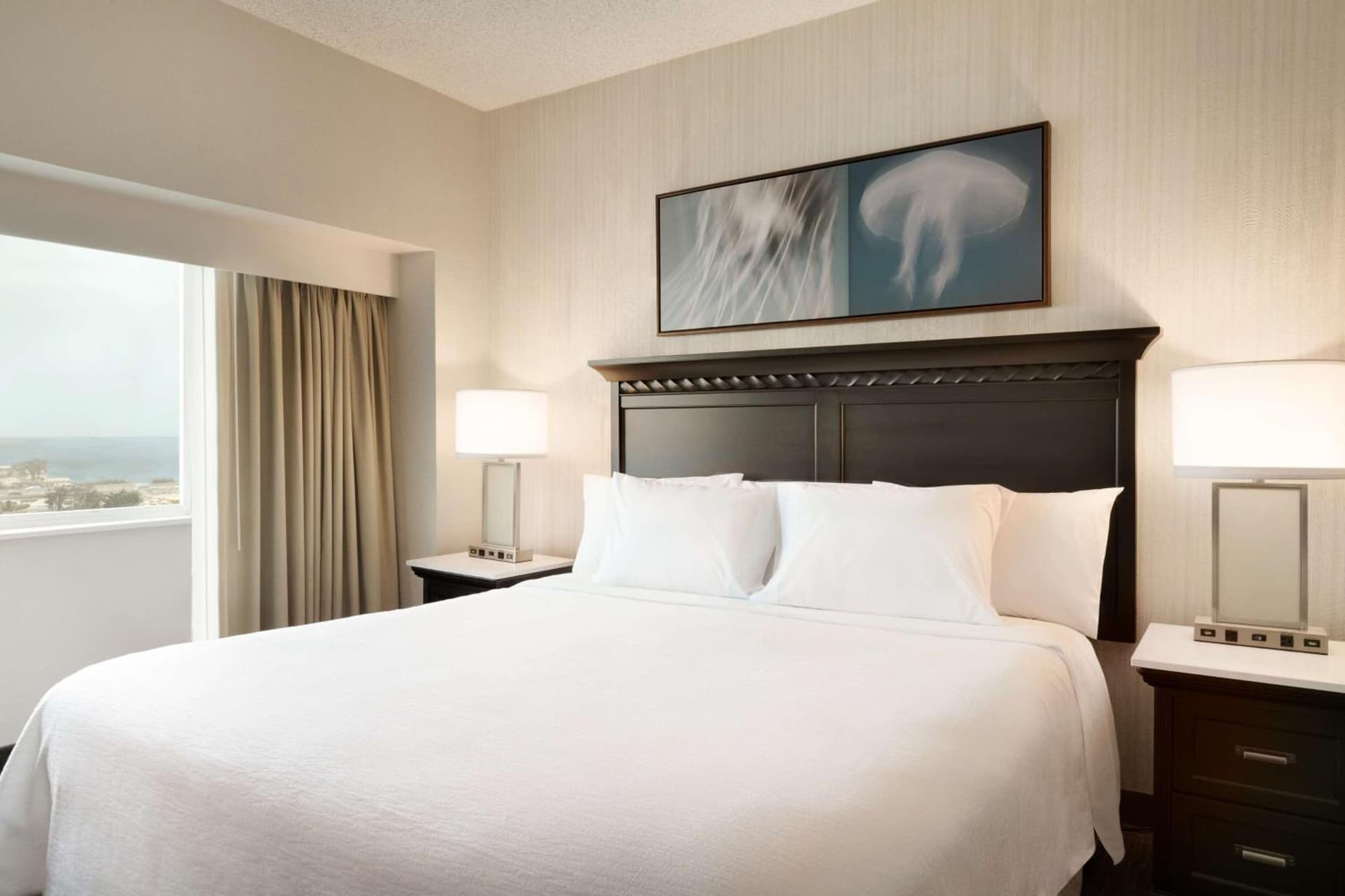 Embassy Suites by Hilton Monterey Bay Seaside gallery photo in Seaside, CA — image 27