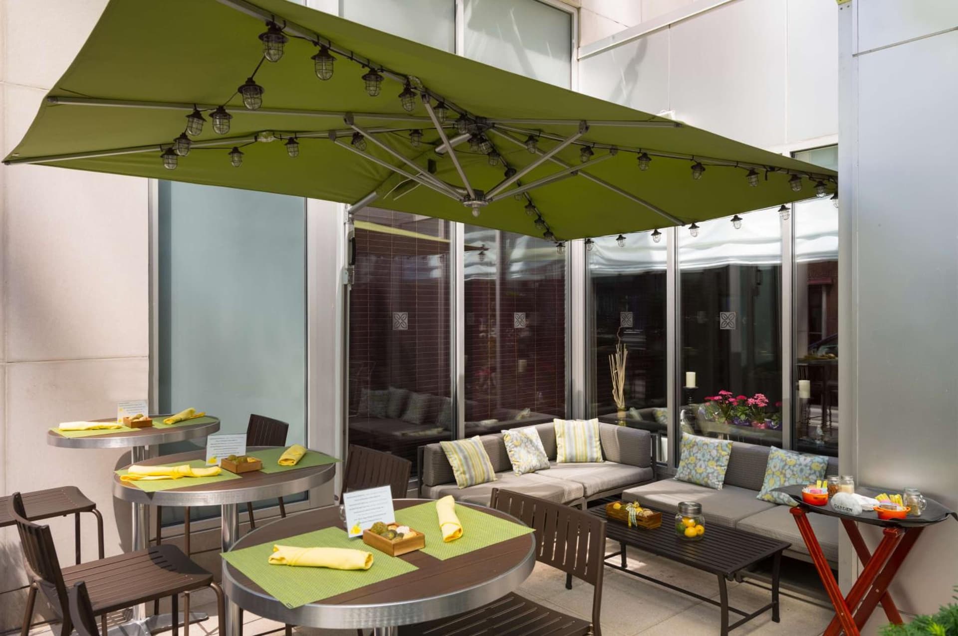 Hilton Garden Inn New York Manhattan Midtown East interior in New York, NY — gallery photo 2