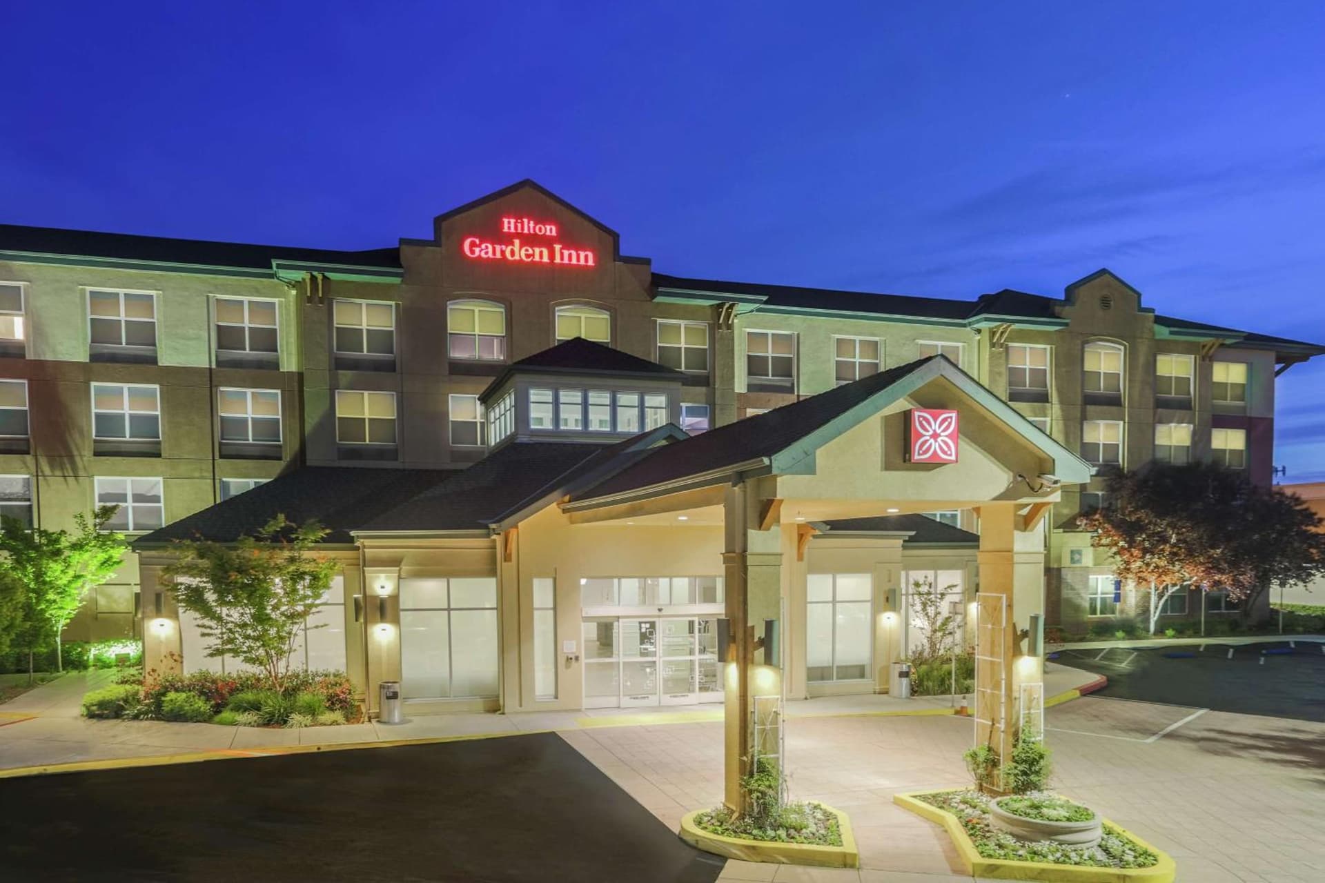 Hilton Garden Inn Oakland/San Leandro interior in San Leandro, CA — gallery photo 2