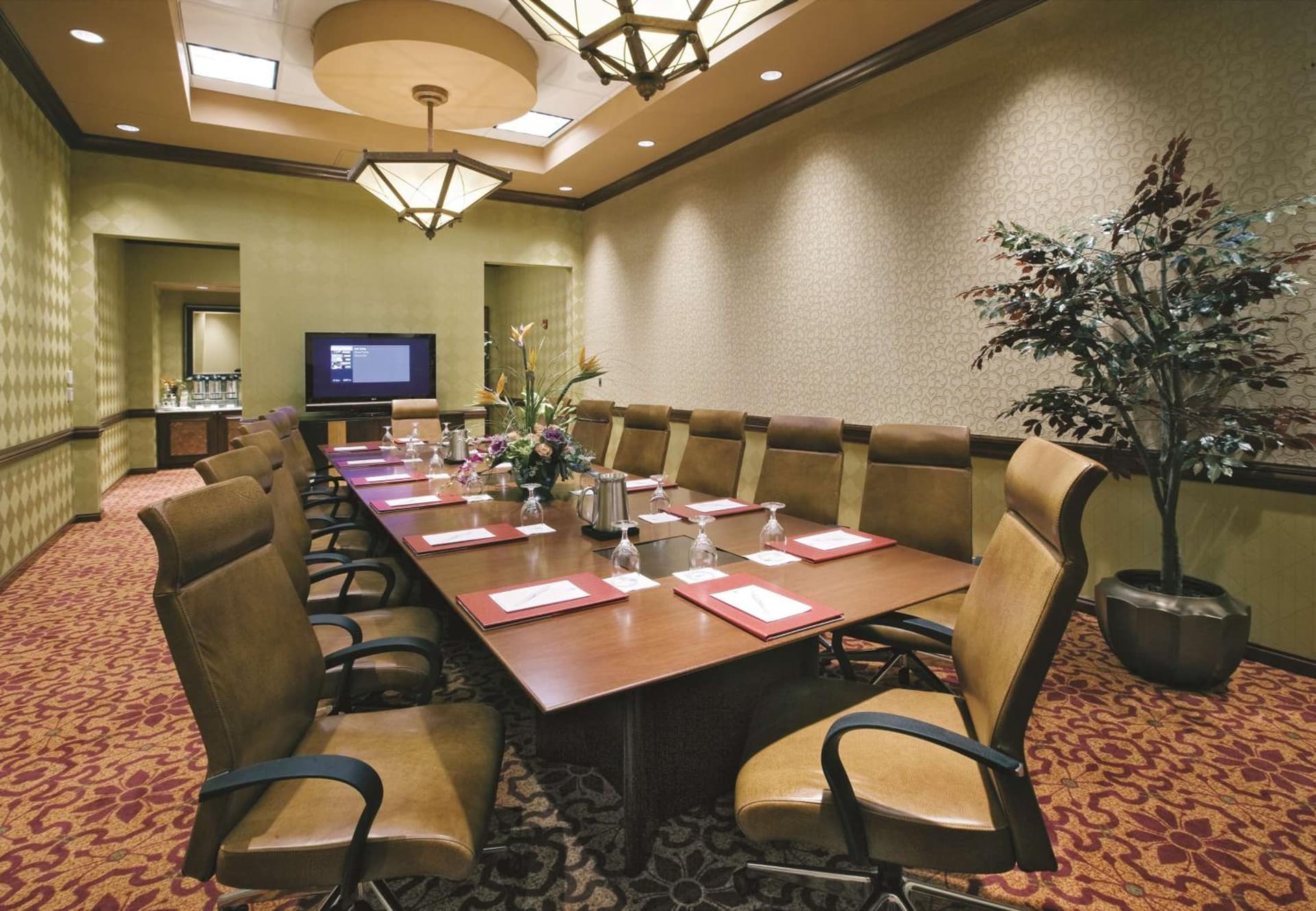 Embassy Suites by Hilton Norman Hotel & Conference Center gallery photo in Norman, OK — image 41