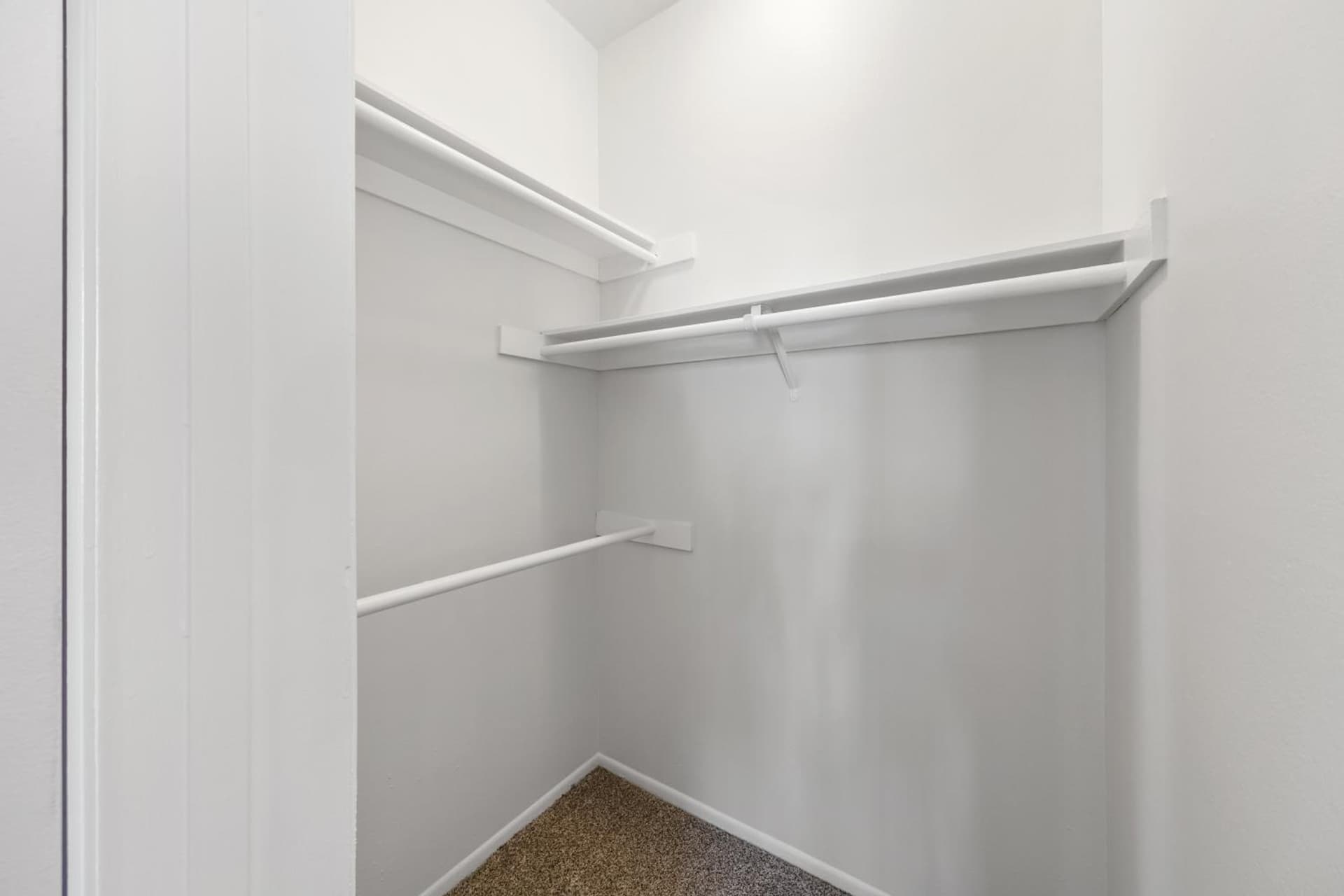 Beverly Hills 2 bed 2 bath Penthouse with Den and Parking 414 property views in Los Angeles, CA — gallery photo 3