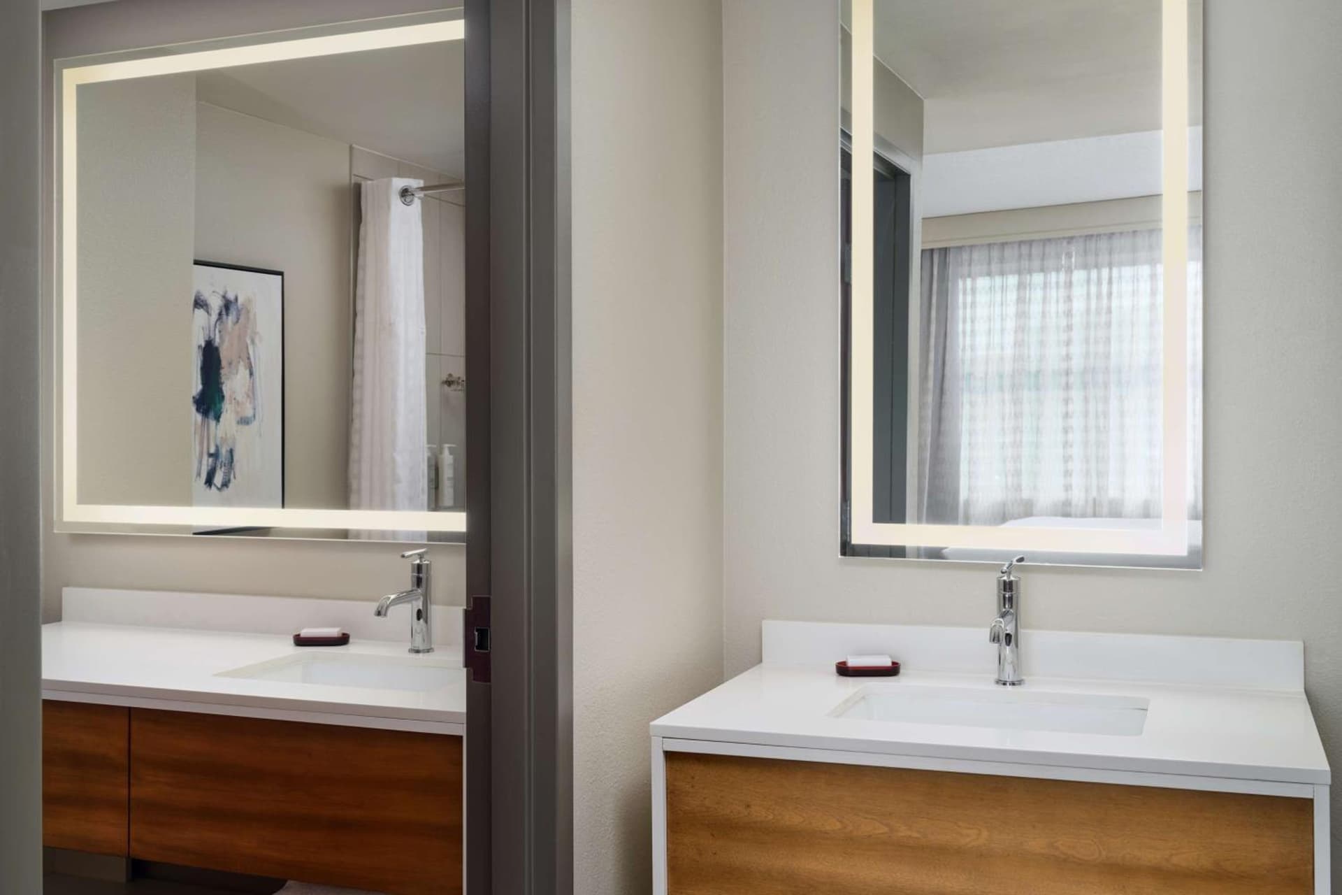 Embassy Suites by Hilton Hampton Convention Center gallery photo in Hampton, VA — image 39