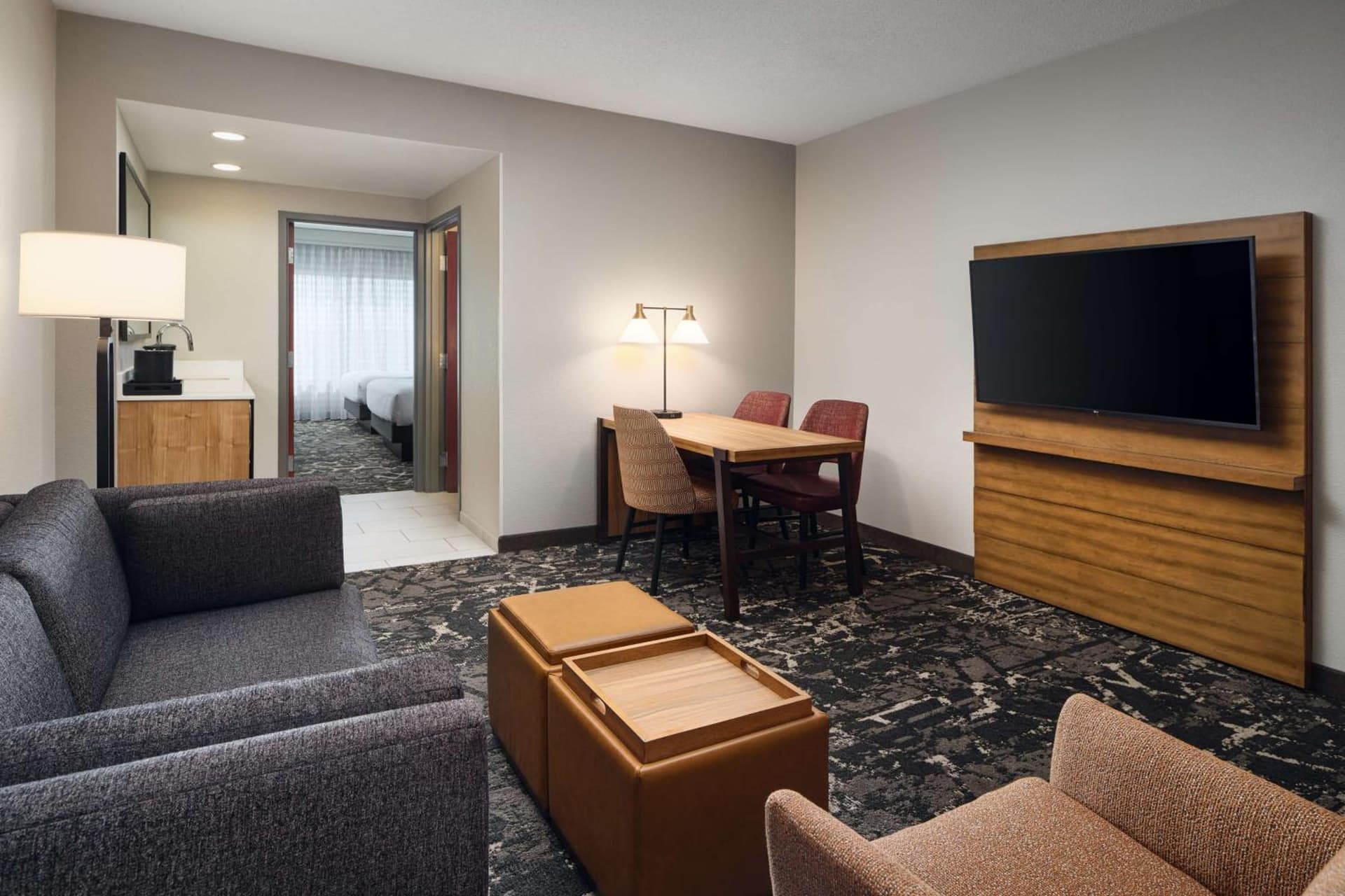 Embassy Suites by Hilton Hampton Convention Center gallery photo in Hampton, VA — image 7
