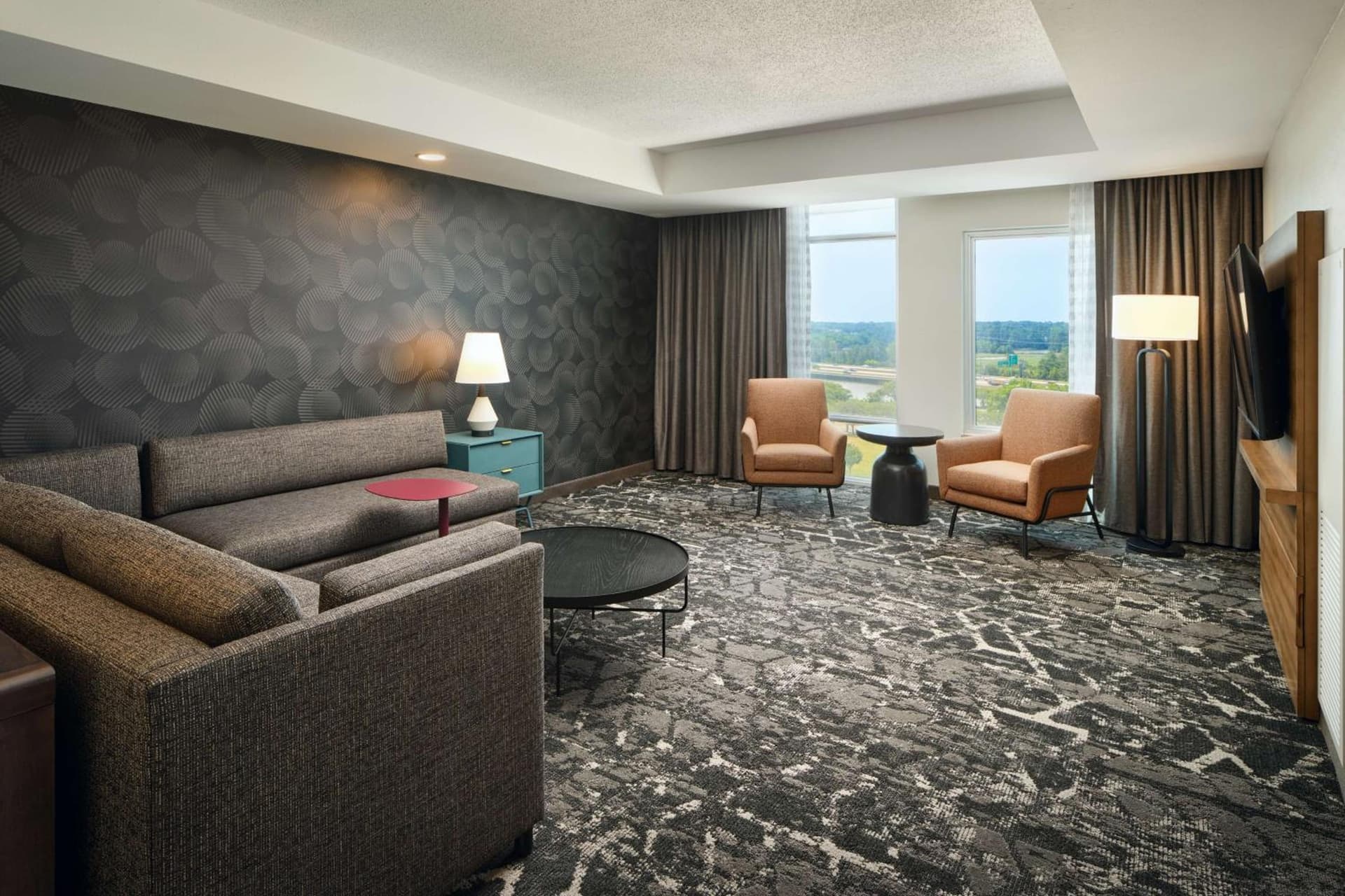 Embassy Suites by Hilton Hampton Convention Center gallery photo in Hampton, VA — image 15