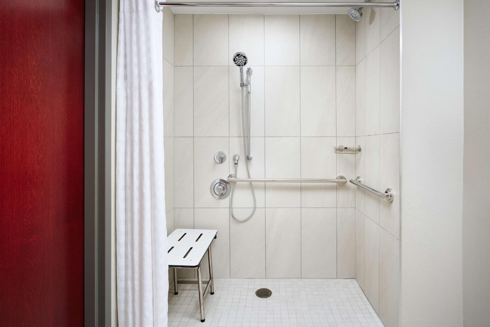 Embassy Suites by Hilton Hampton Convention Center gallery photo in Hampton, VA — image 8