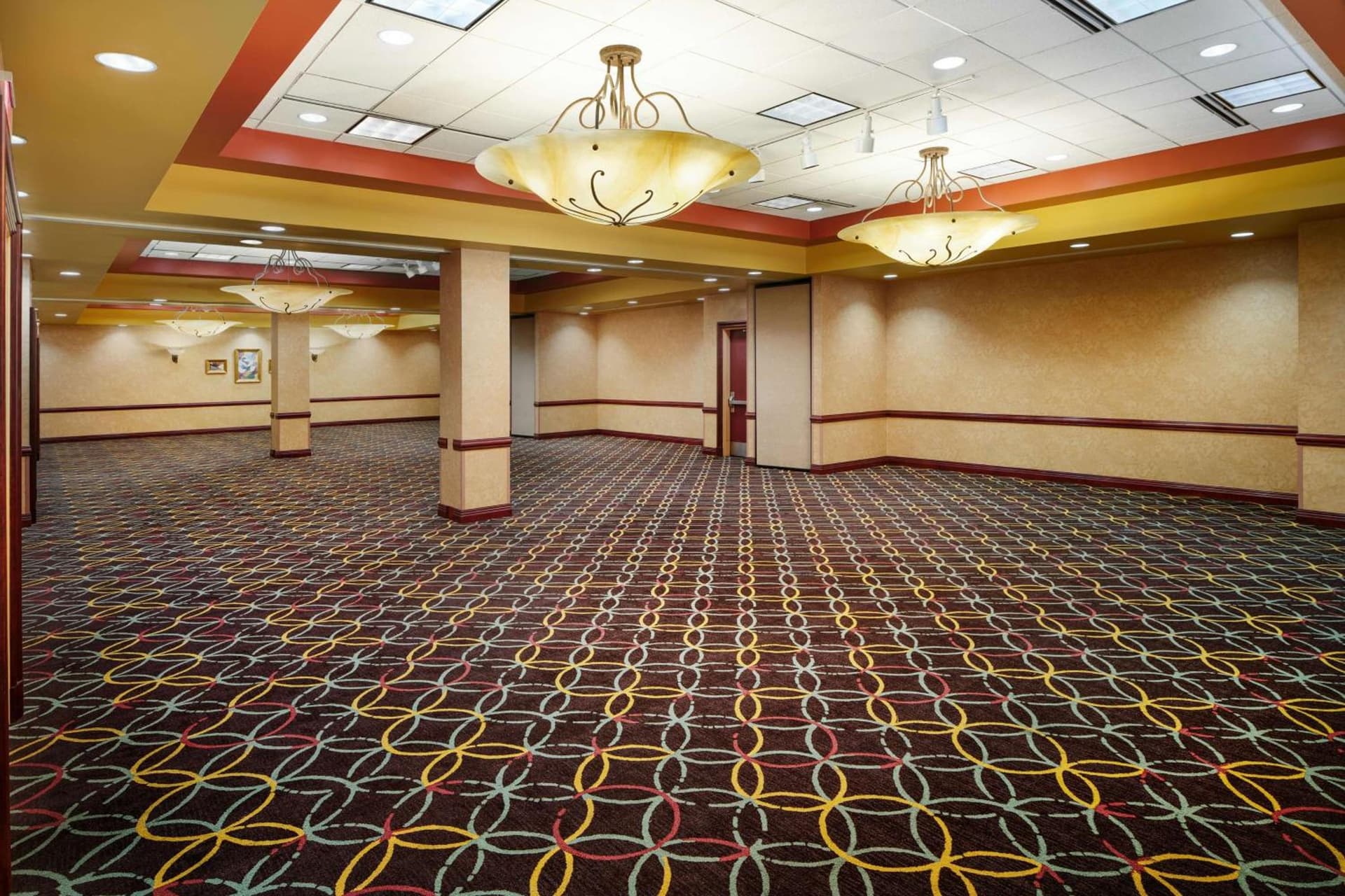 Embassy Suites by Hilton Hampton Convention Center gallery photo in Hampton, VA — image 18