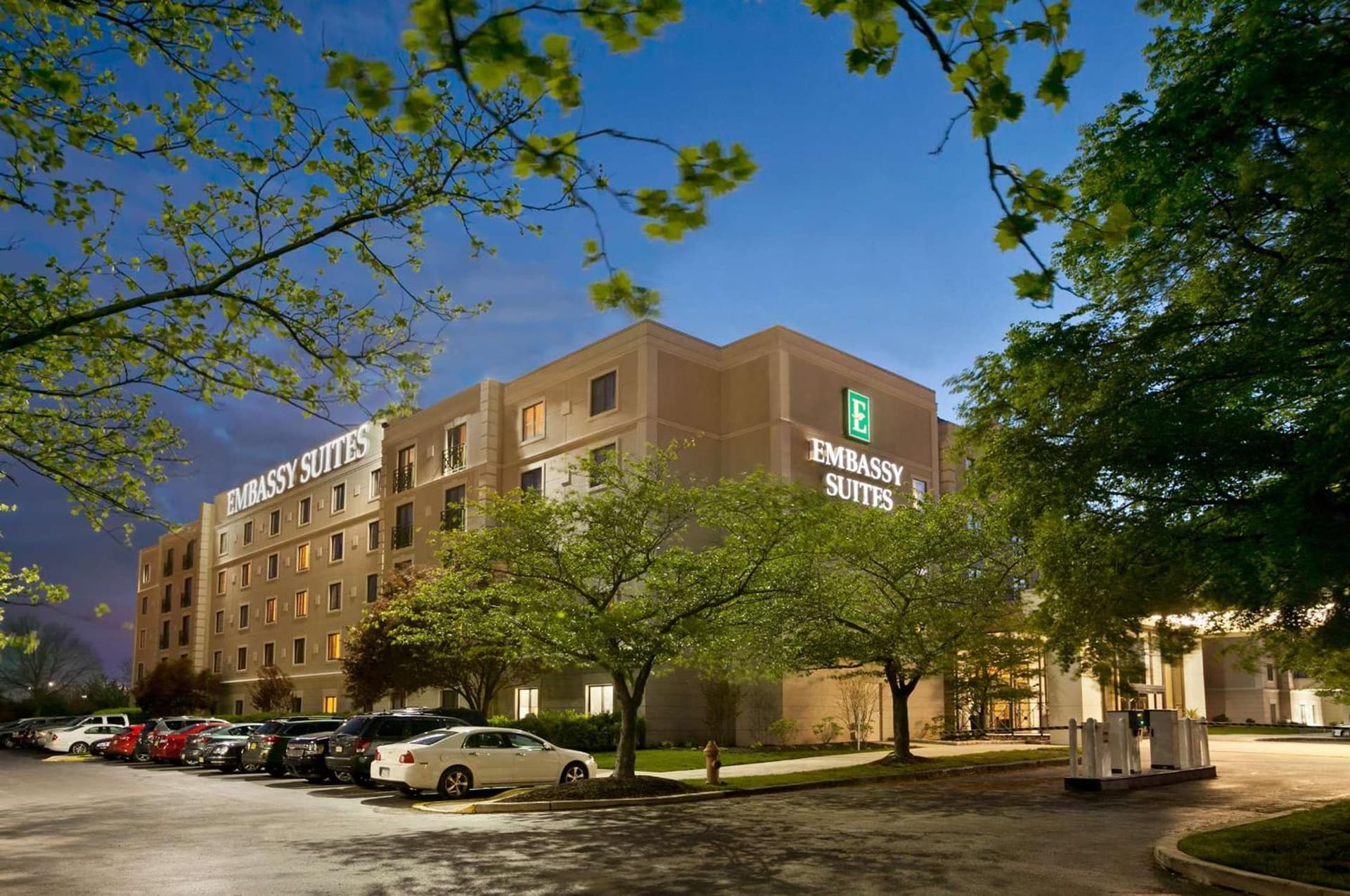 Embassy Suites by Hilton Philadelphia Airport property views in Philadelphia, PA — gallery photo 3