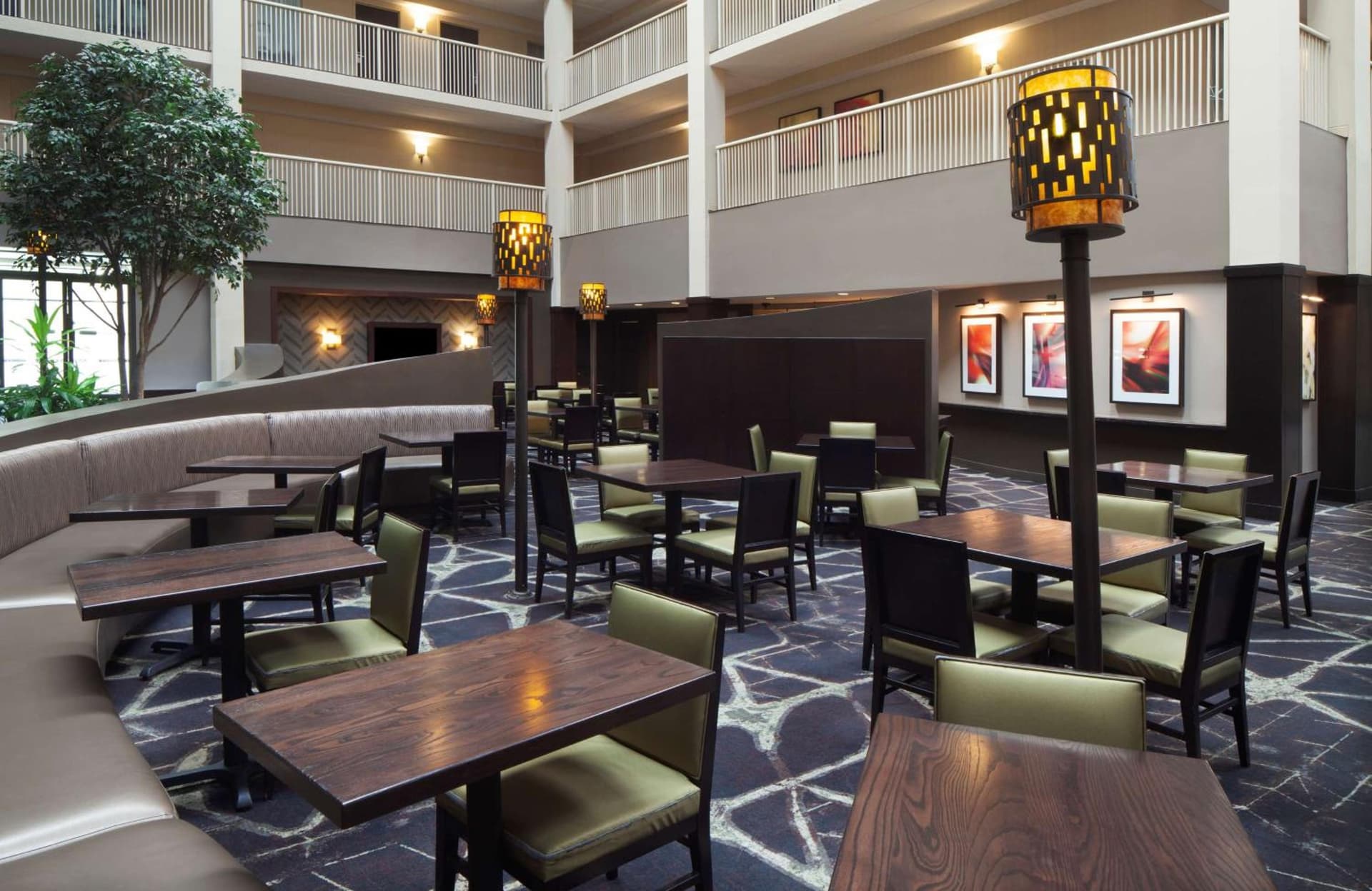 Embassy Suites by Hilton Philadelphia Airport gallery photo in Philadelphia, PA — image 17