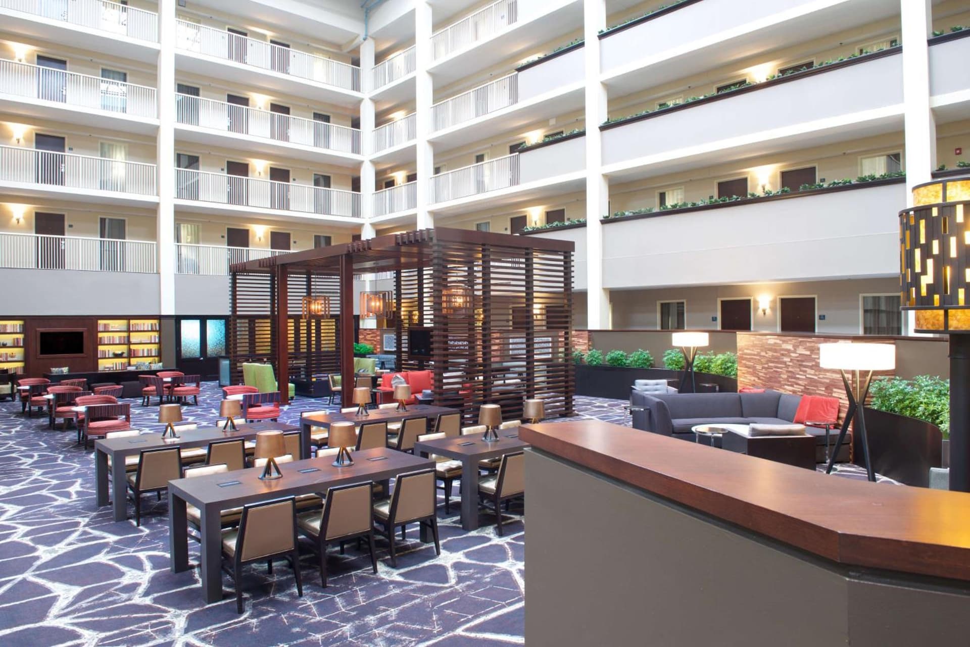 Embassy Suites by Hilton Philadelphia Airport gallery photo in Philadelphia, PA — image 45