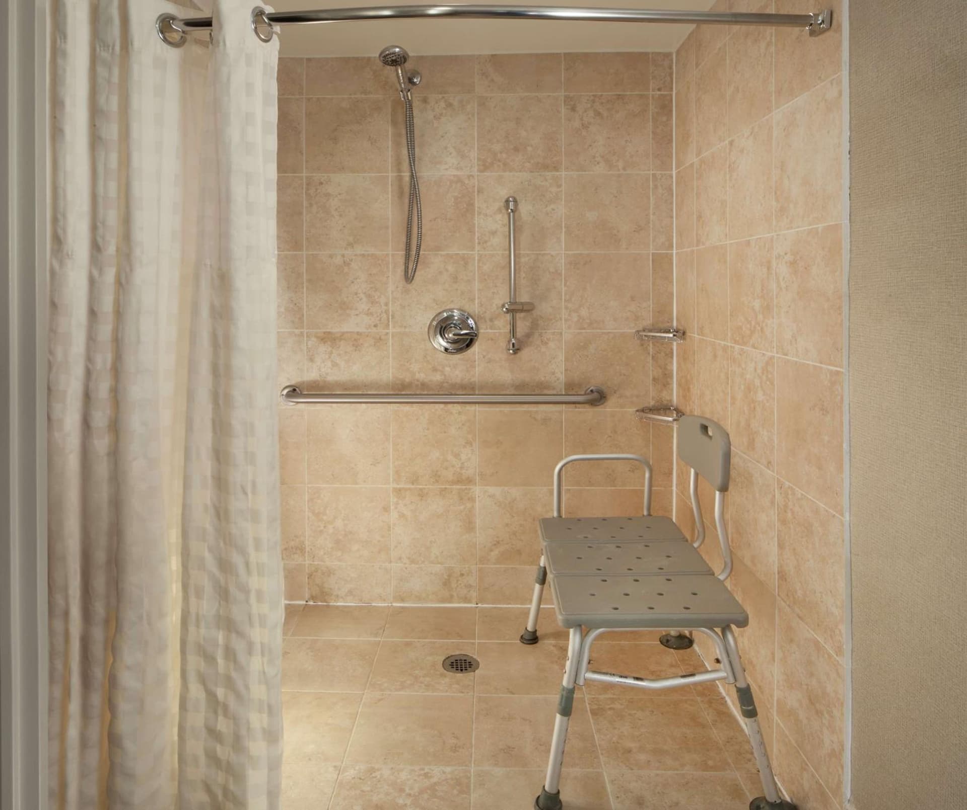 Embassy Suites by Hilton Philadelphia Airport gallery photo in Philadelphia, PA — image 48