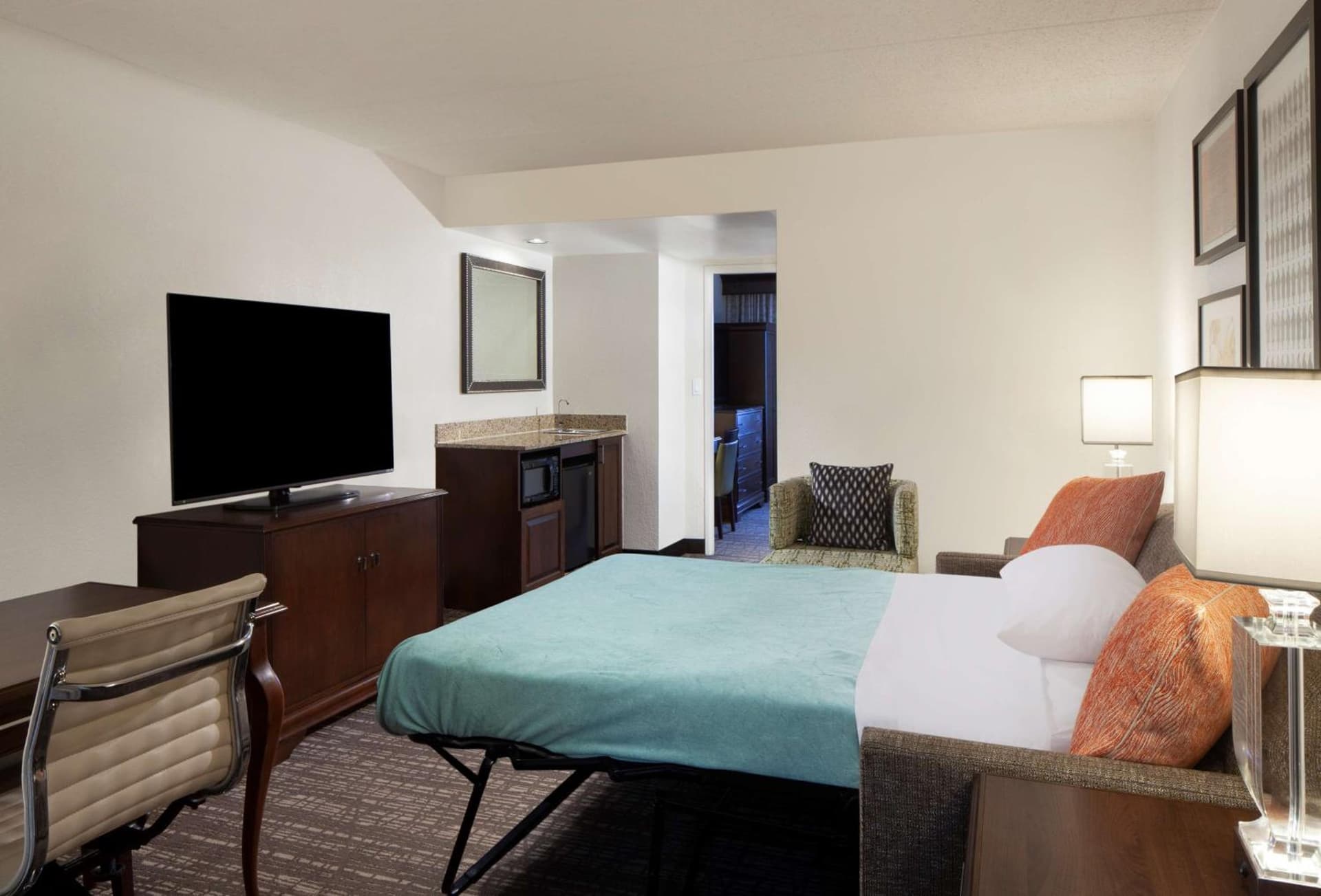 Embassy Suites by Hilton Philadelphia Airport gallery photo in Philadelphia, PA — image 53
