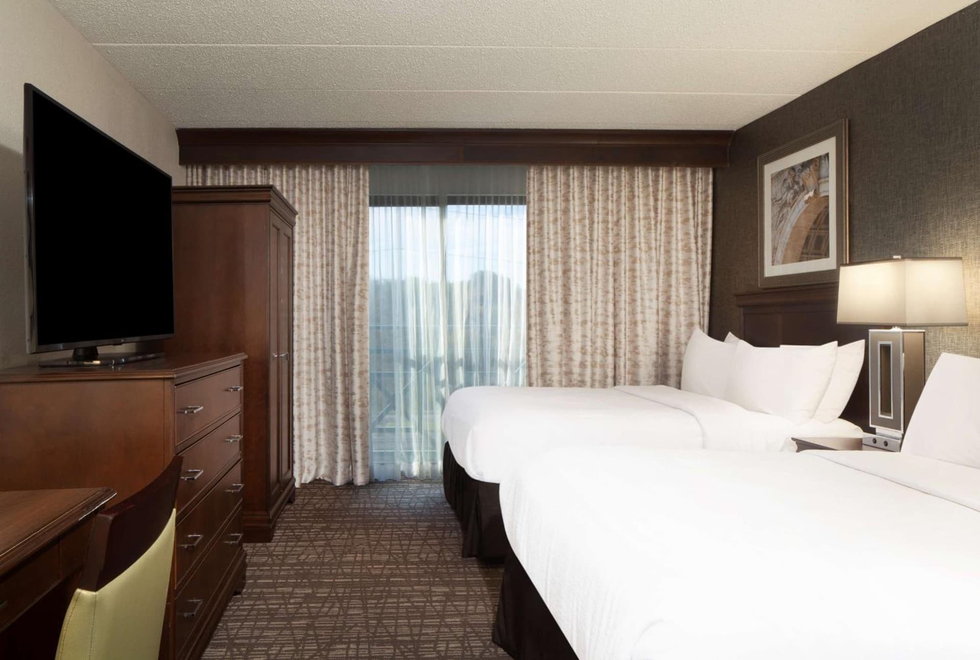 Embassy Suites by Hilton Philadelphia Airport gallery photo in Philadelphia, PA — image 52