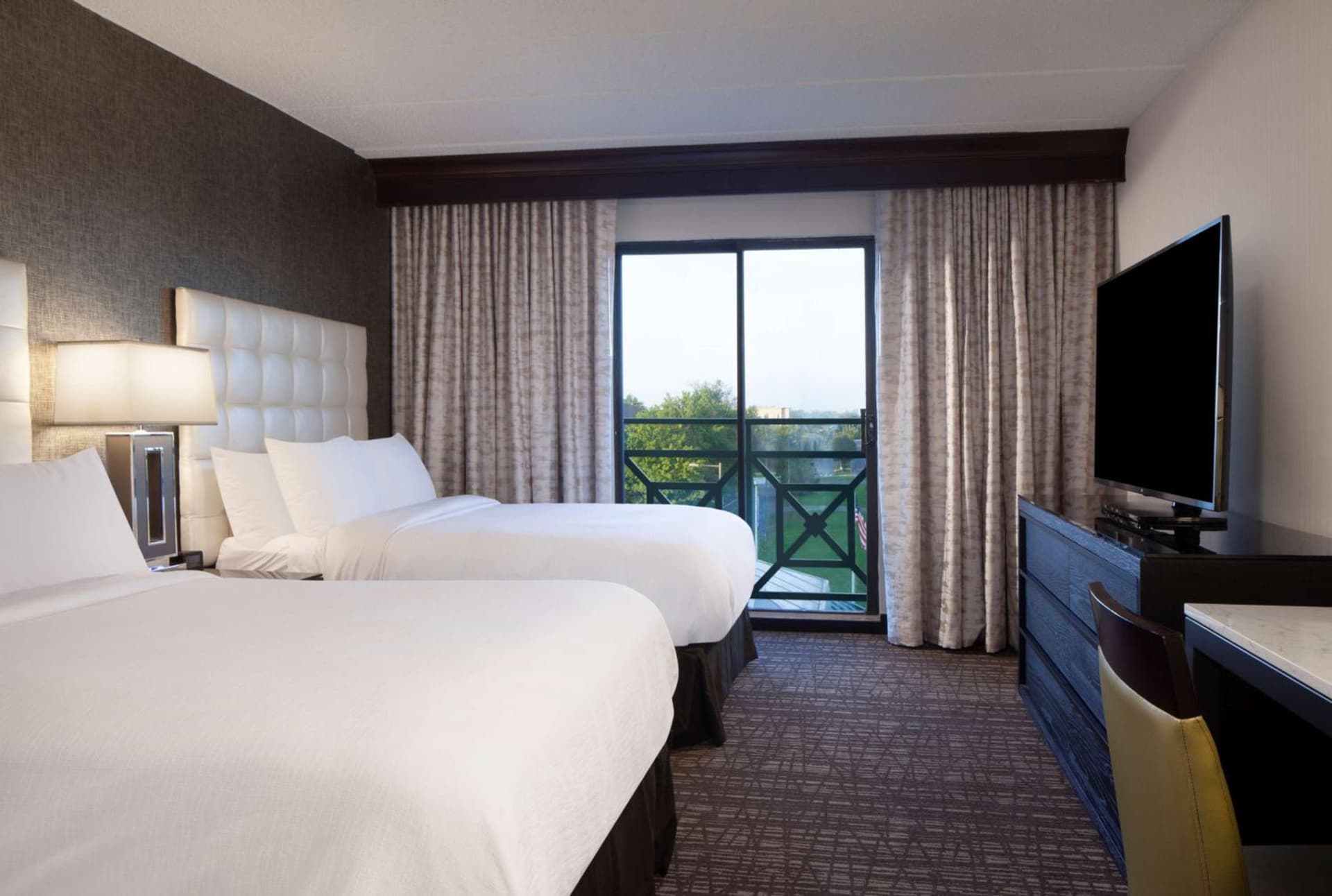 Embassy Suites by Hilton Philadelphia Airport gallery photo in Philadelphia, PA — image 15