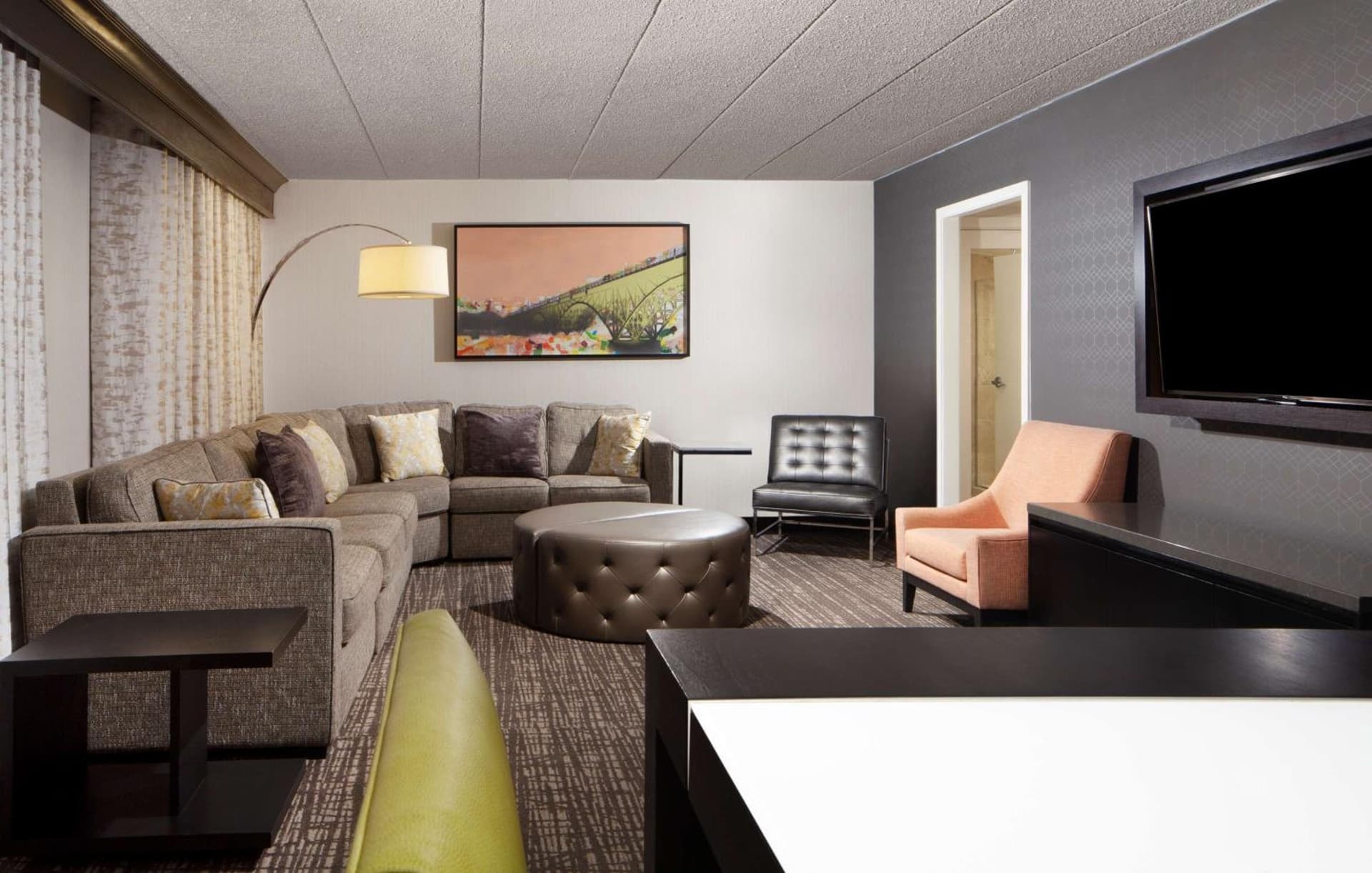 Embassy Suites by Hilton Philadelphia Airport gallery photo in Philadelphia, PA — image 9