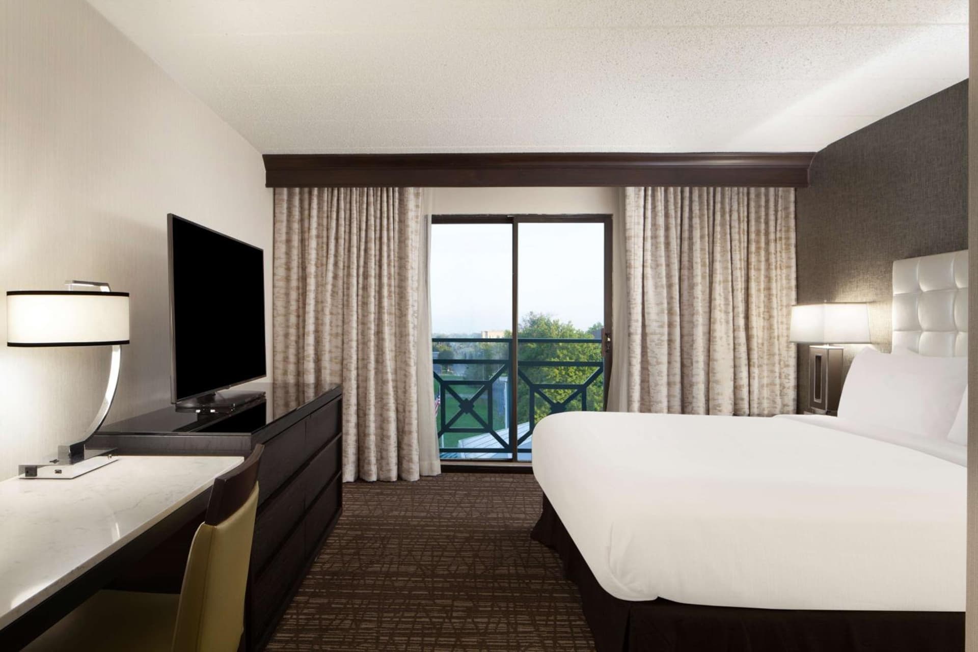 Embassy Suites by Hilton Philadelphia Airport gallery photo in Philadelphia, PA — image 30