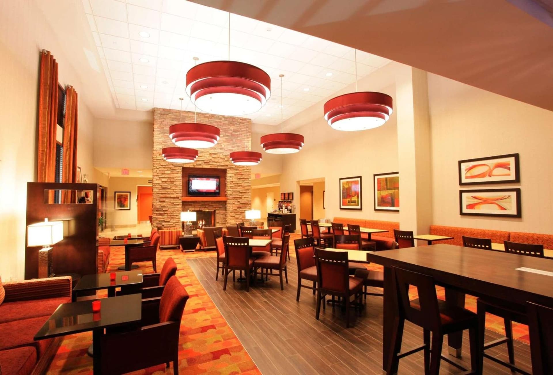 Hampton Inn & Suites Phoenix Chandler Fashion Center property views in Chandler, AZ — gallery photo 3