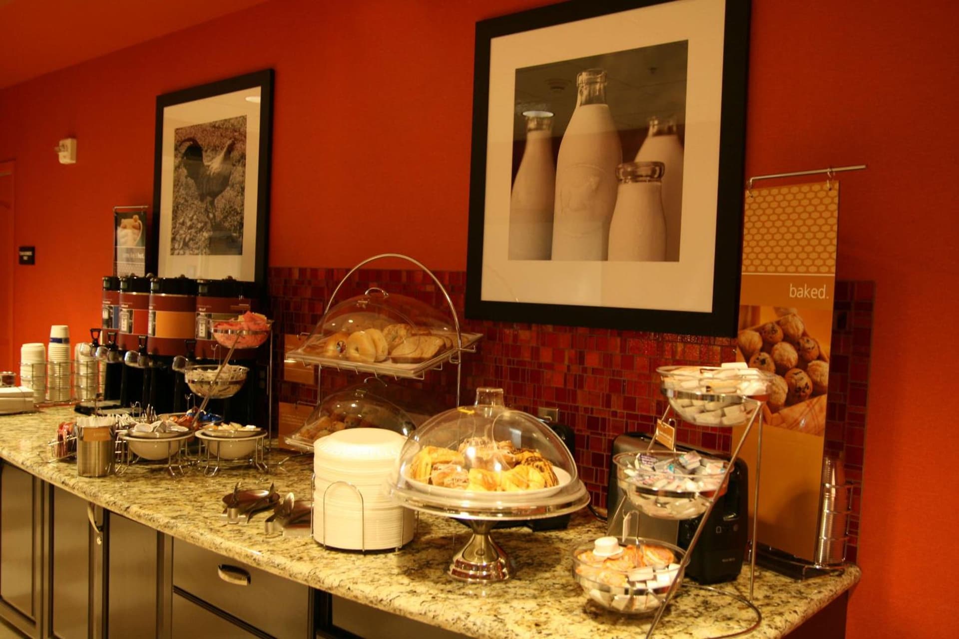 Hampton Inn & Suites Phoenix Chandler Fashion Center gallery photo in Chandler, AZ — image 18