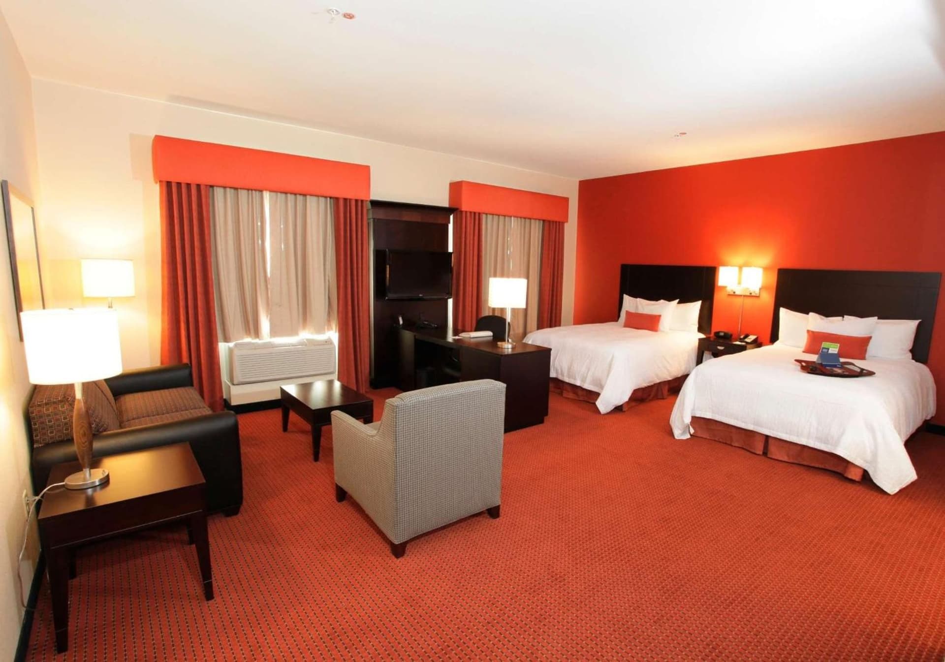 Hampton Inn & Suites Phoenix Chandler Fashion Center gallery photo in Chandler, AZ — image 4