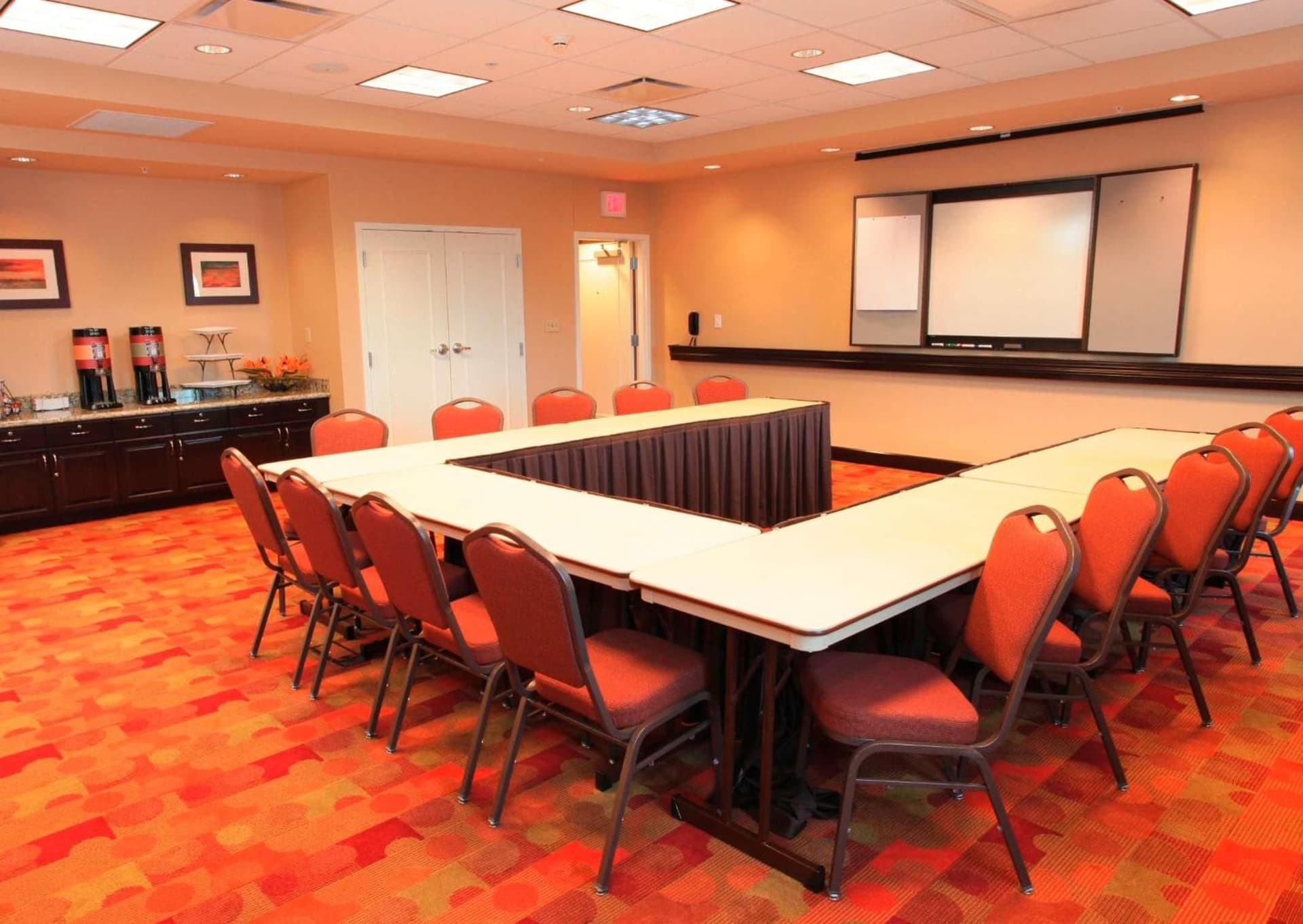 Hampton Inn & Suites Phoenix Chandler Fashion Center gallery photo in Chandler, AZ — image 10