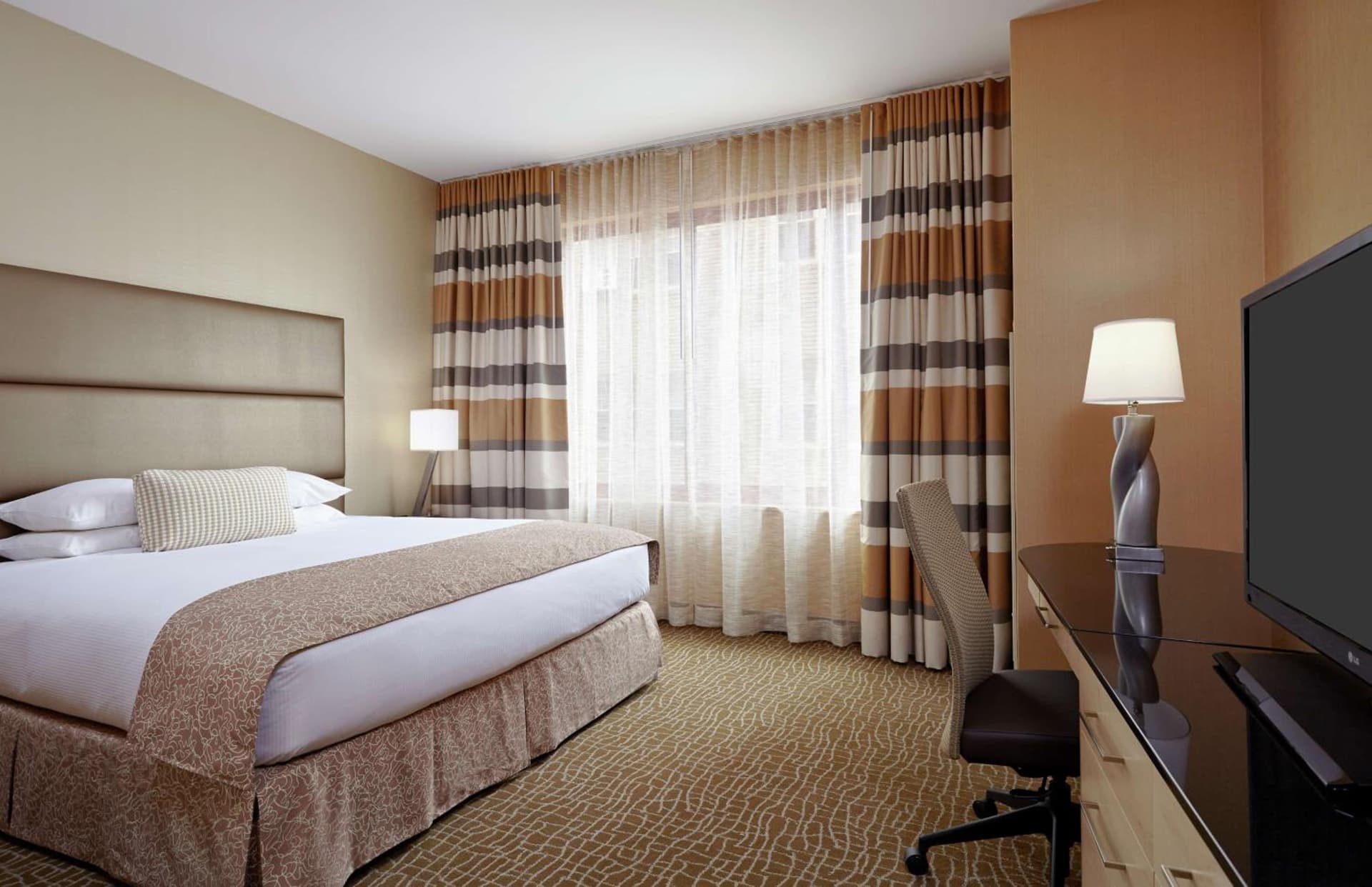 DoubleTree by Hilton Hotel Philadelphia Center City gallery photo in Philadelphia, PA — image 8