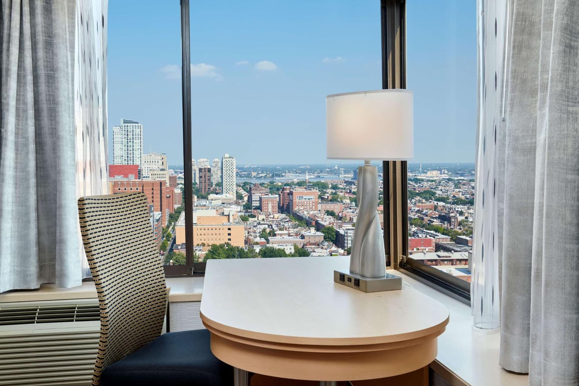 DoubleTree by Hilton Hotel Philadelphia Center City gallery photo in Philadelphia, PA — image 60