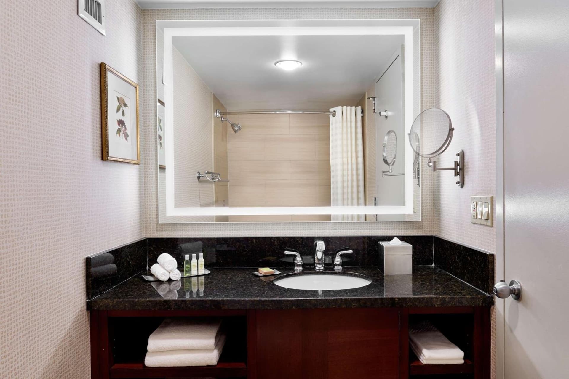 DoubleTree by Hilton Hotel Philadelphia Center City gallery photo in Philadelphia, PA — image 16