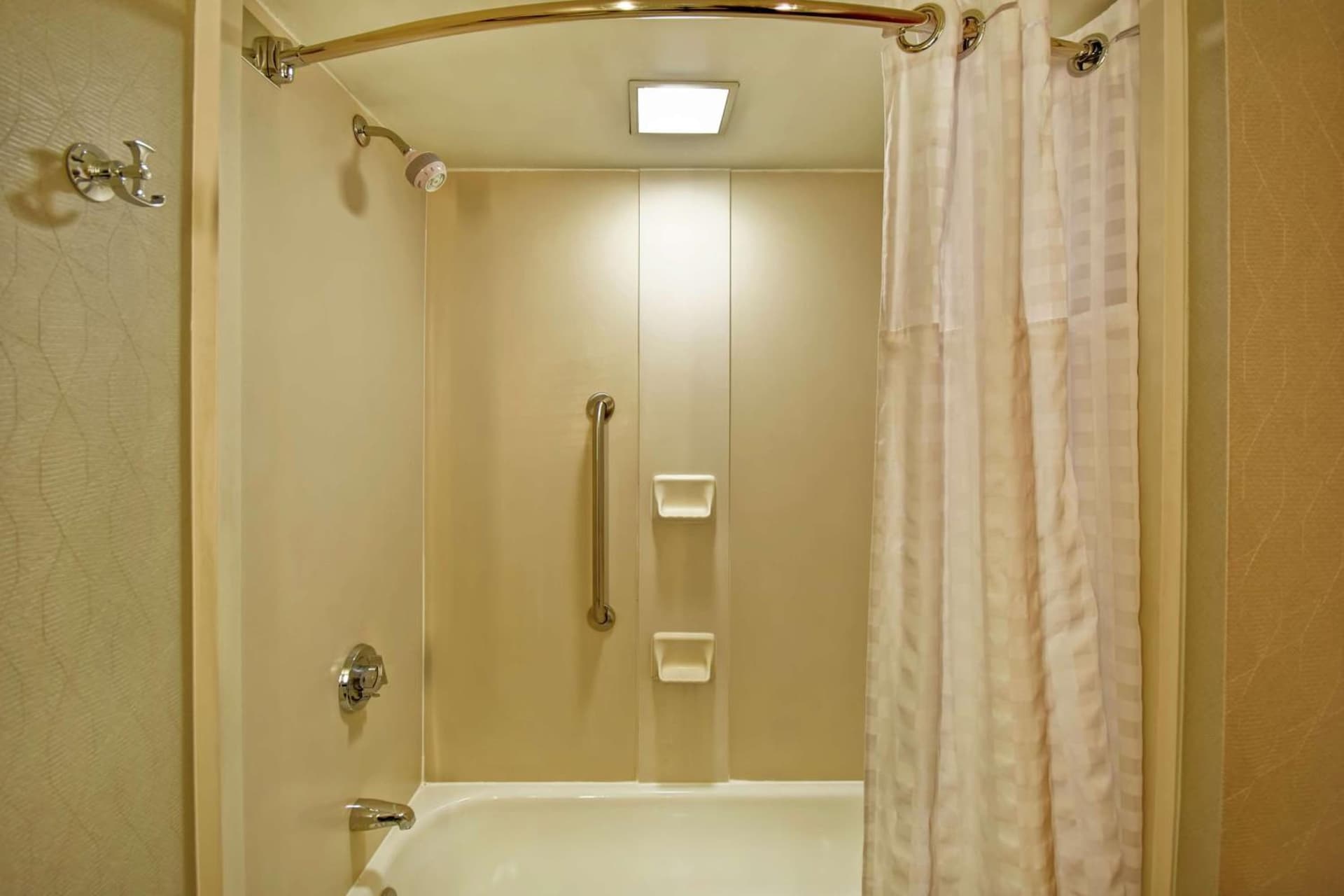 Embassy Suites by Hilton Raleigh Durham Research Triangle gallery photo in Cary, NC — image 40