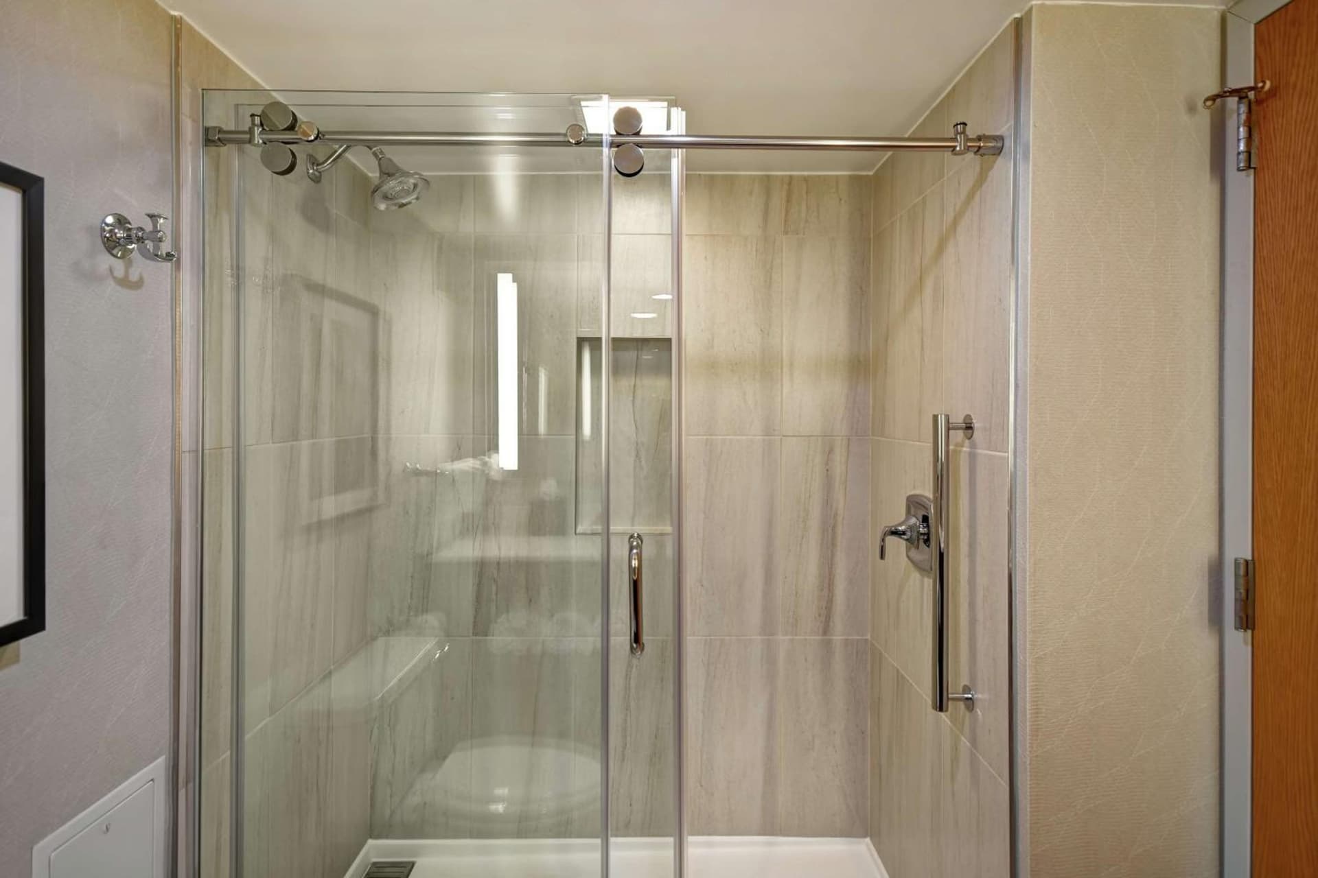 Embassy Suites by Hilton Raleigh Durham Research Triangle gallery photo in Cary, NC — image 25