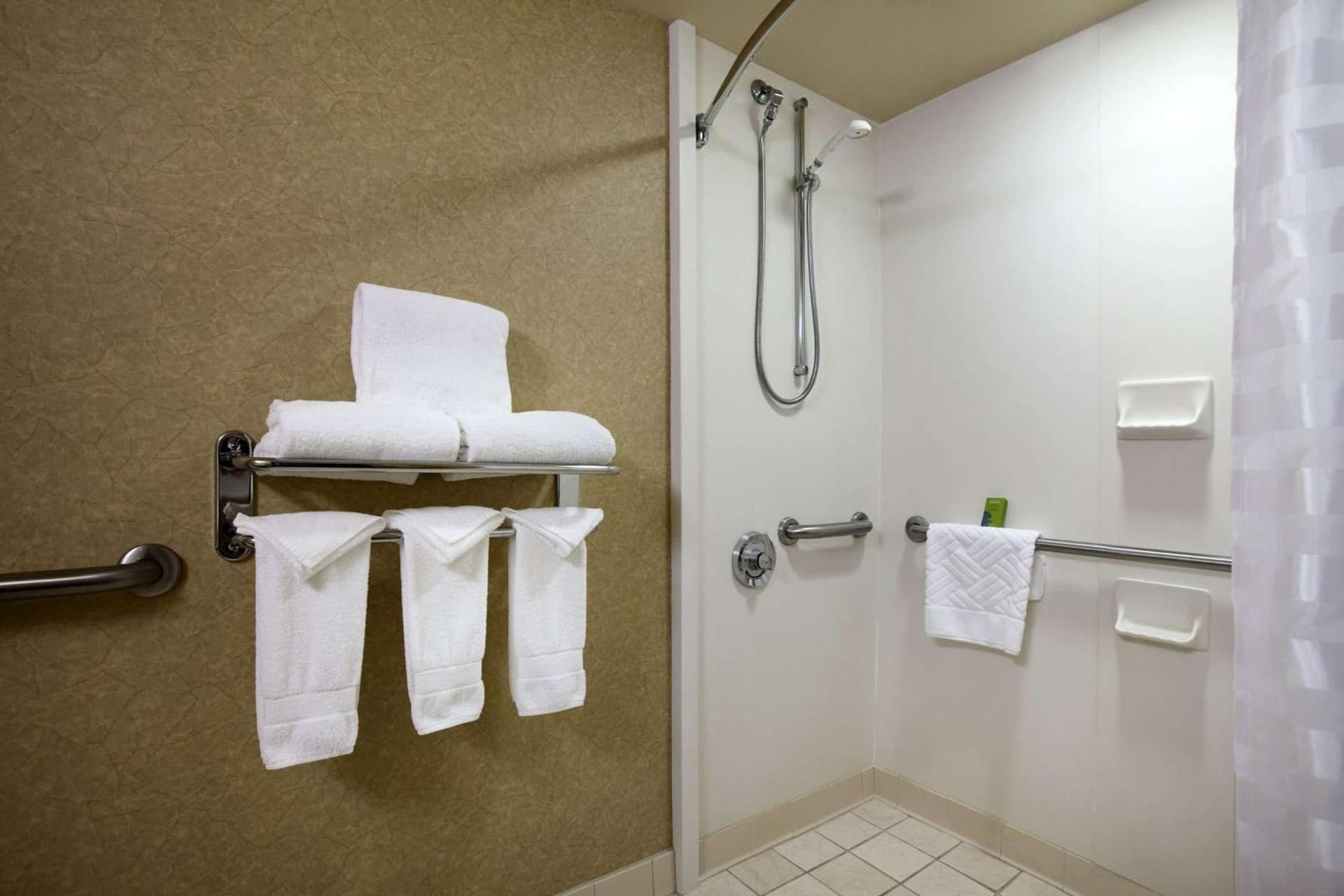 Embassy Suites by Hilton Raleigh Durham Research Triangle gallery photo in Cary, NC — image 90