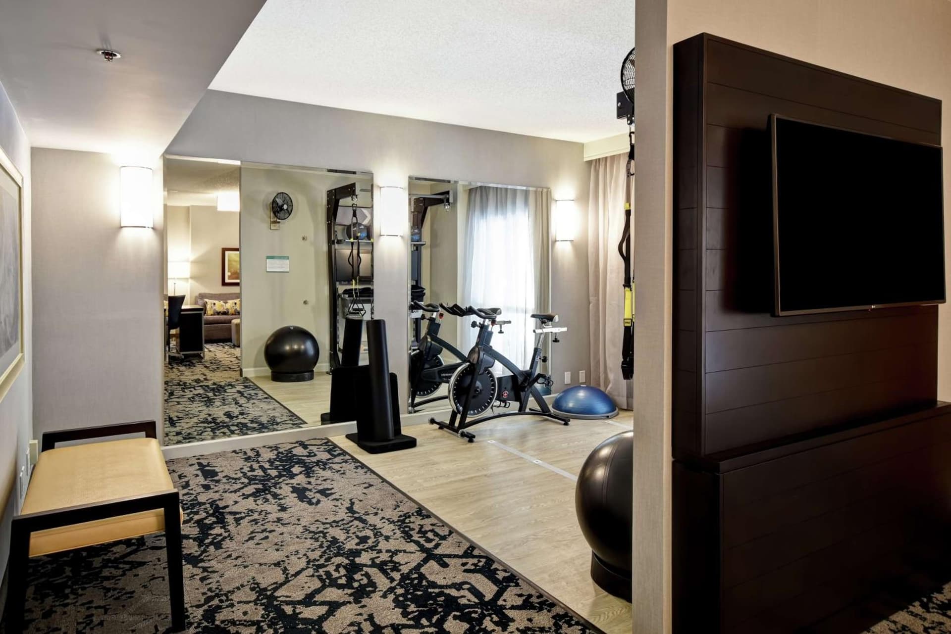 Embassy Suites by Hilton Raleigh Durham Research Triangle gallery photo in Cary, NC — image 9