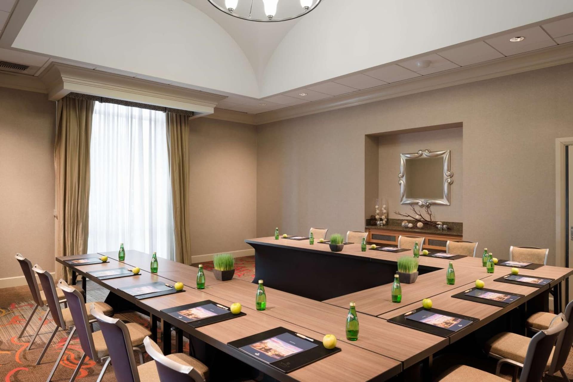 Hilton Santa Clara - Newly Renovated gallery photo in Santa Clara, CA — image 8