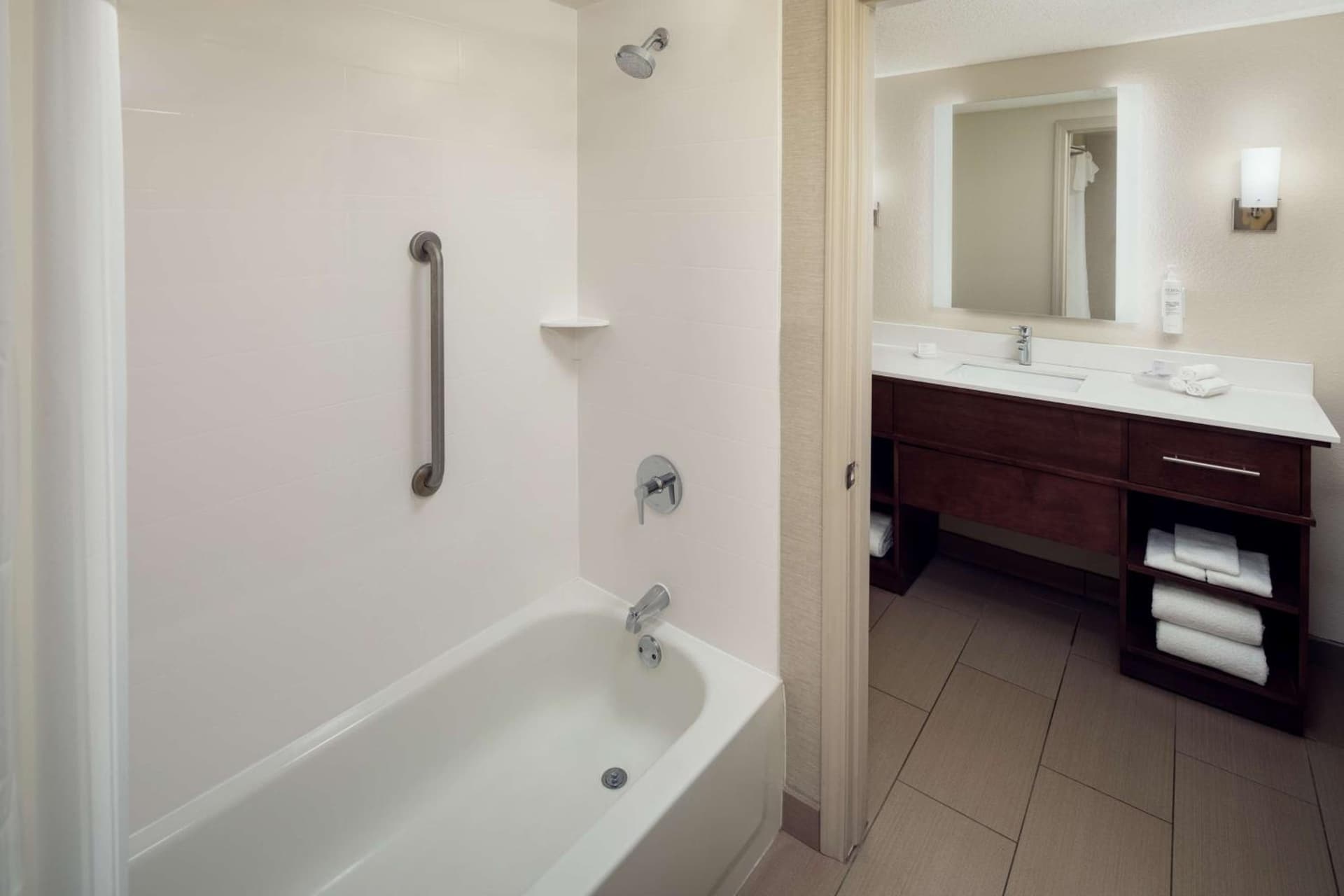 Homewood Suites by Hilton Wallingford-Meriden gallery photo in Wallingford, CT — image 33