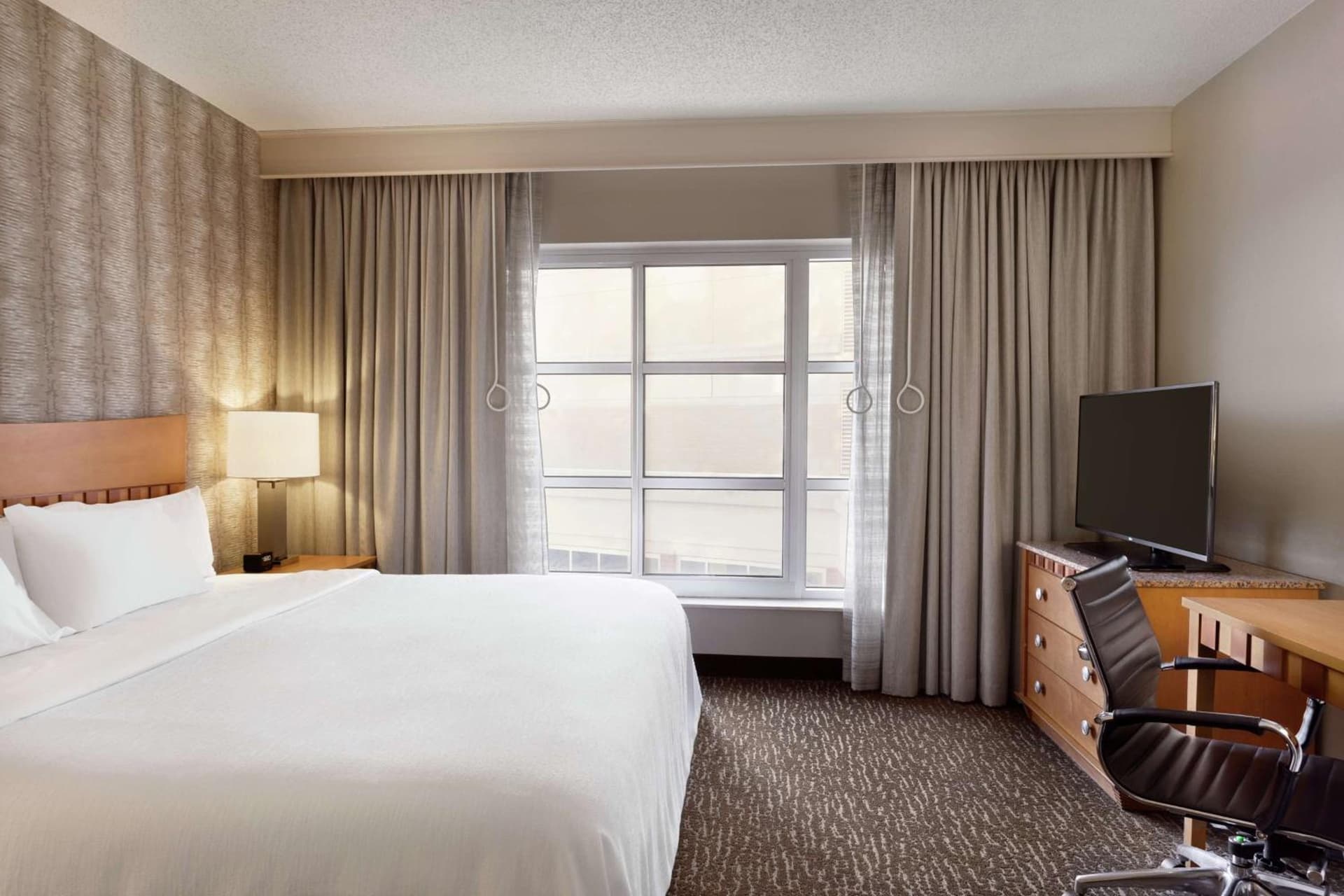 Embassy Suites Northwest Arkansas - Hotel, Spa & Convention Center gallery photo in Rogers, AR — image 66