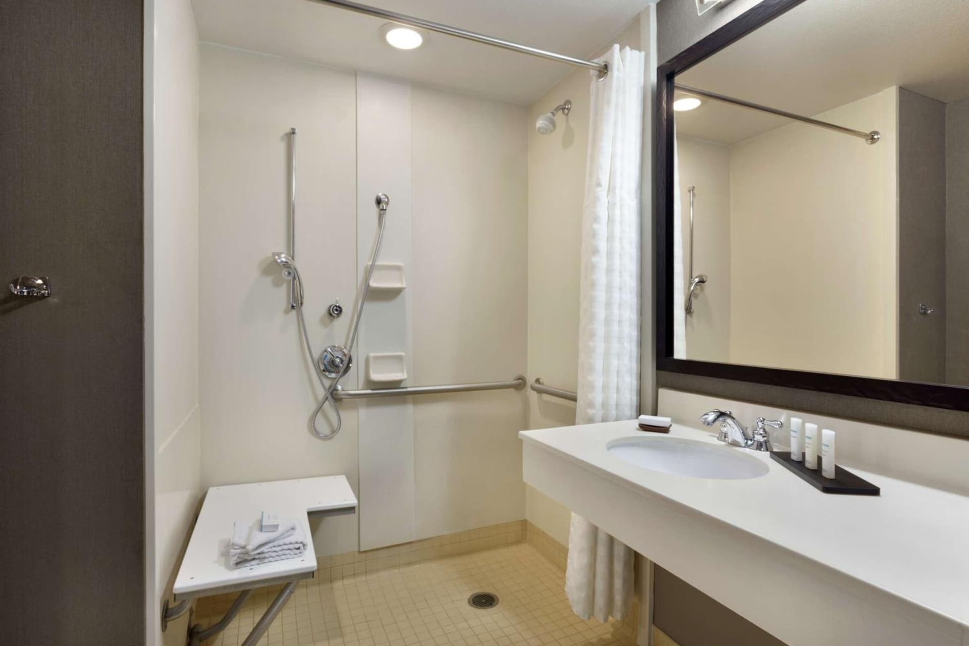 Embassy Suites Northwest Arkansas - Hotel, Spa & Convention Center gallery photo in Rogers, AR — image 13