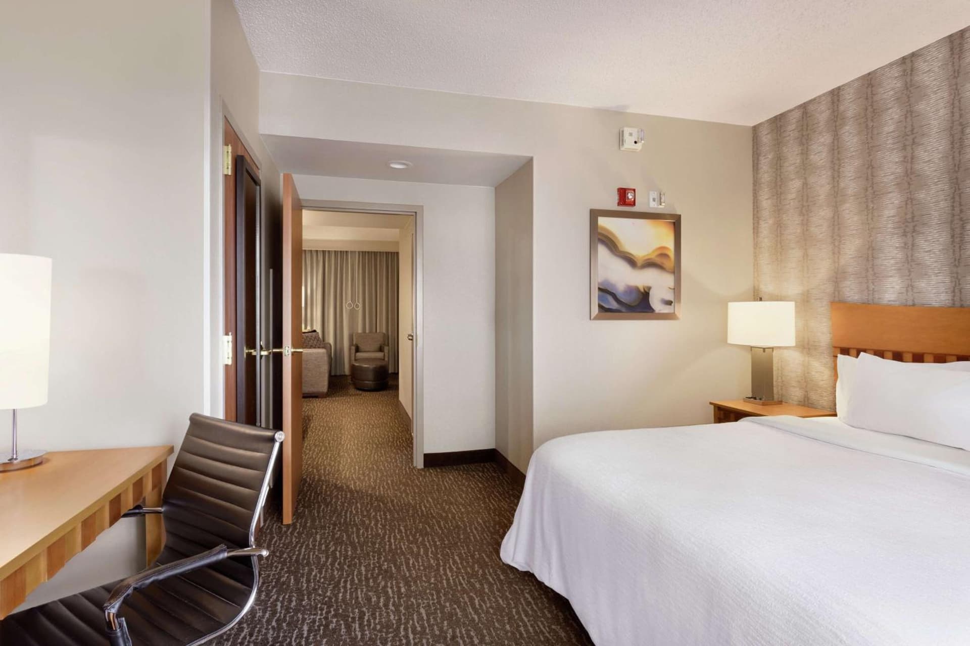 Embassy Suites Northwest Arkansas - Hotel, Spa & Convention Center gallery photo in Rogers, AR — image 9