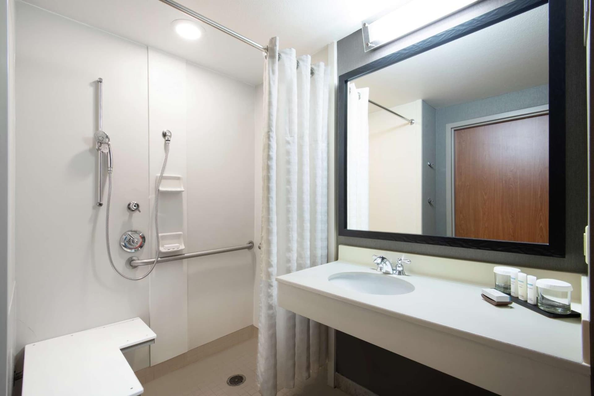 Embassy Suites Northwest Arkansas - Hotel, Spa & Convention Center gallery photo in Rogers, AR — image 4