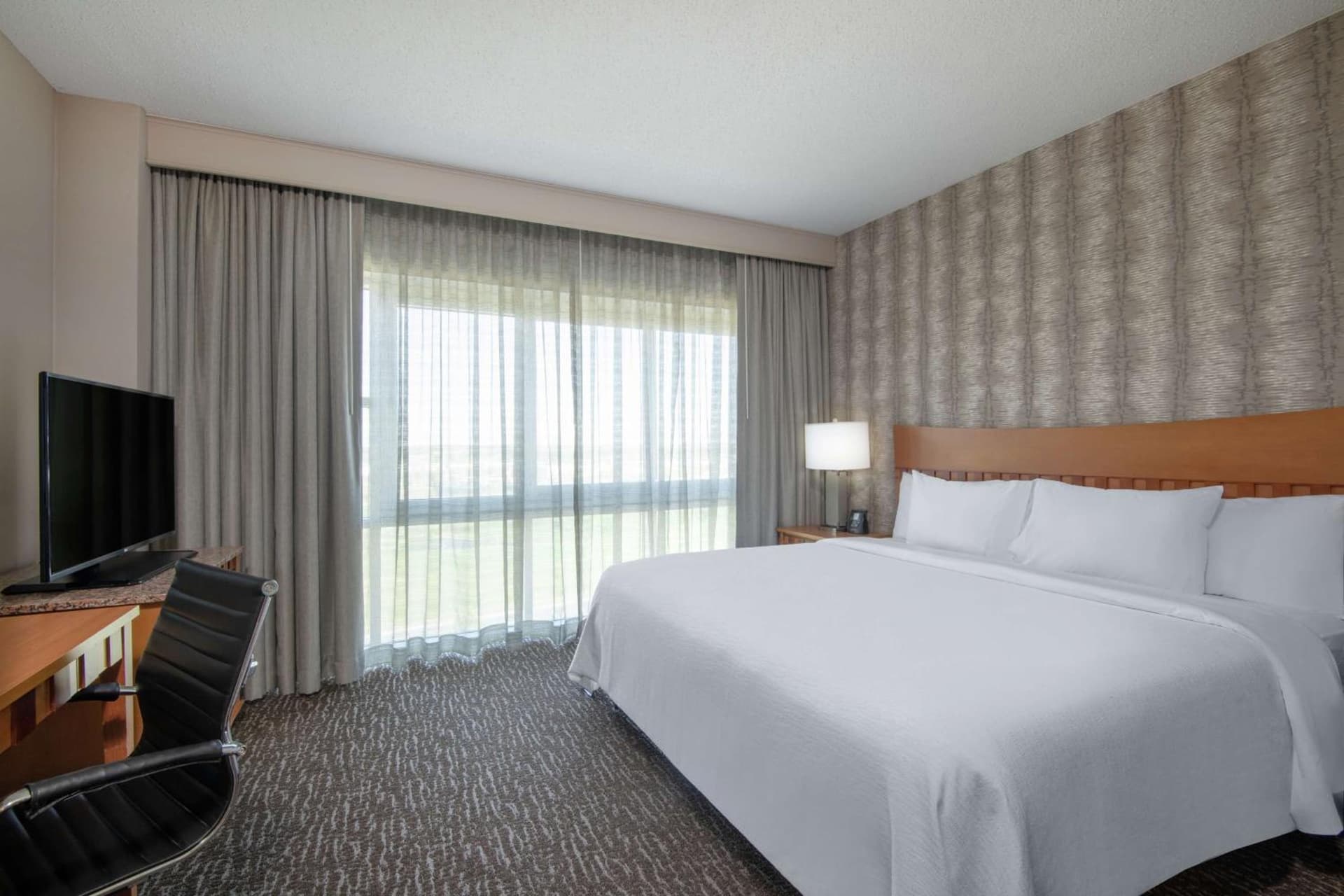 Embassy Suites Northwest Arkansas - Hotel, Spa & Convention Center gallery photo in Rogers, AR — image 28