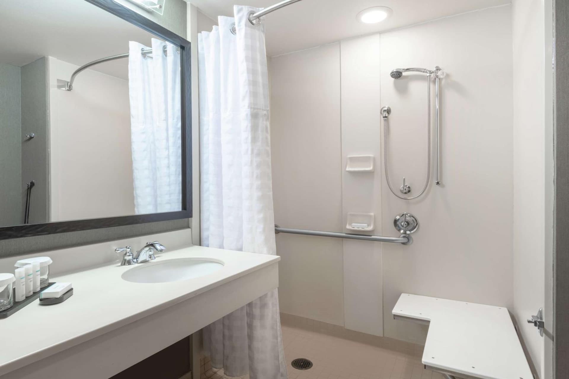 Embassy Suites Northwest Arkansas - Hotel, Spa & Convention Center gallery photo in Rogers, AR — image 45